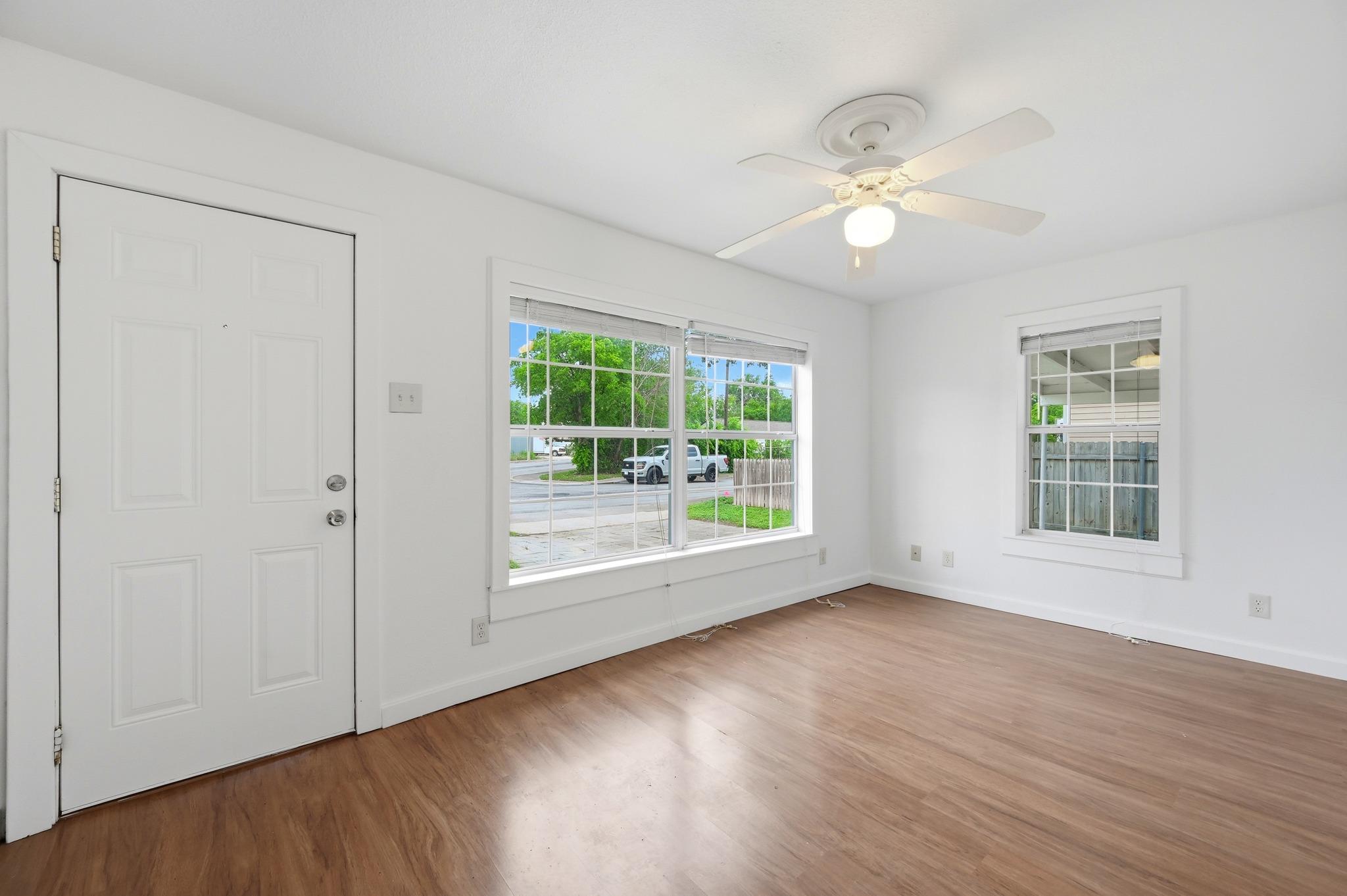 127 Suddith Dr, San Antonio, TX 78233