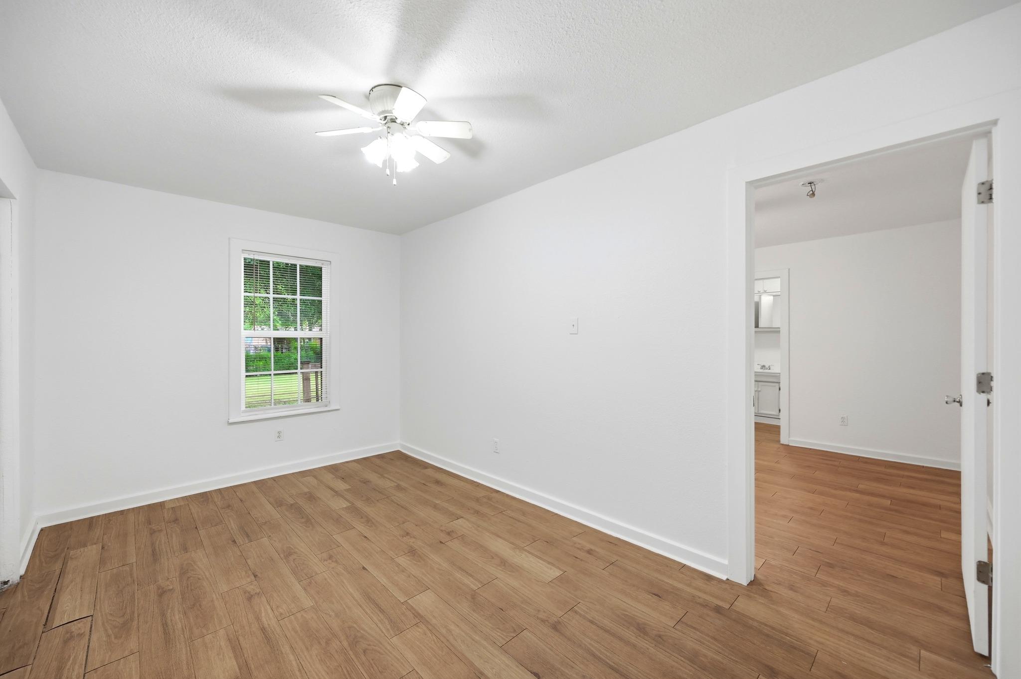 127 Suddith Dr, San Antonio, TX 78233