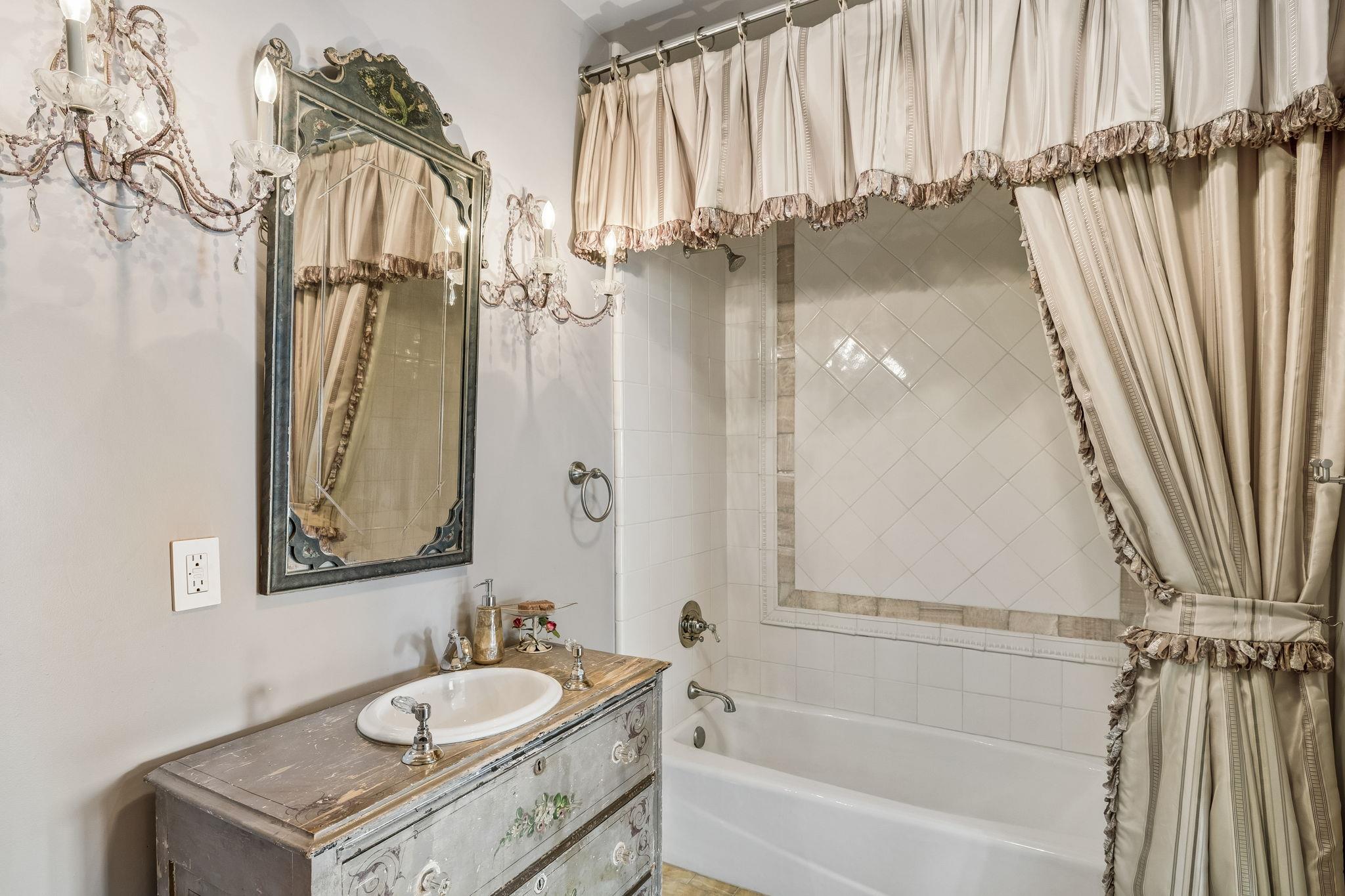 999 Schwarzlose Rd, New Braunfels, TX 78130