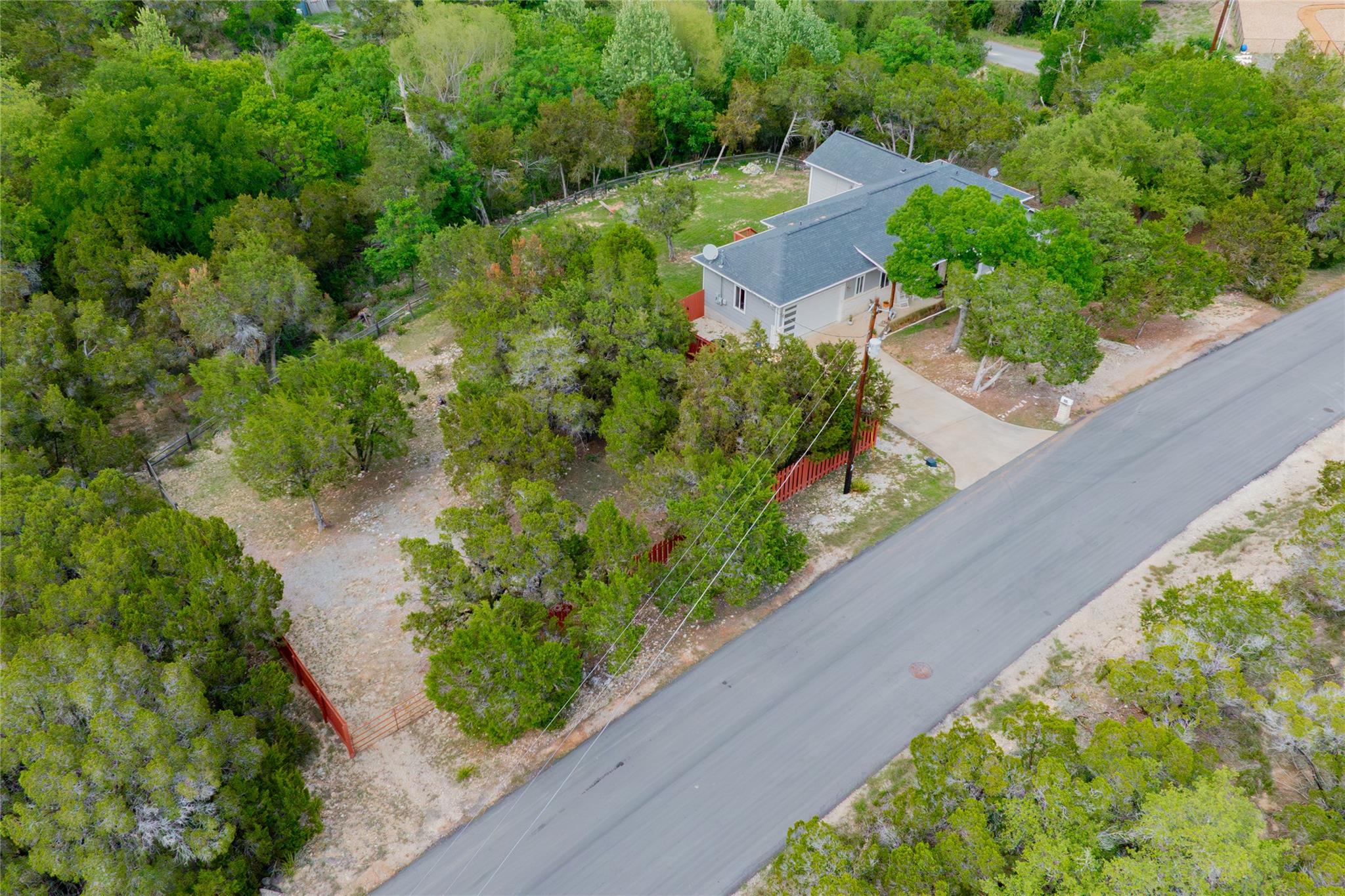 21002 Brewer Ln, Lago Vista, TX 78645