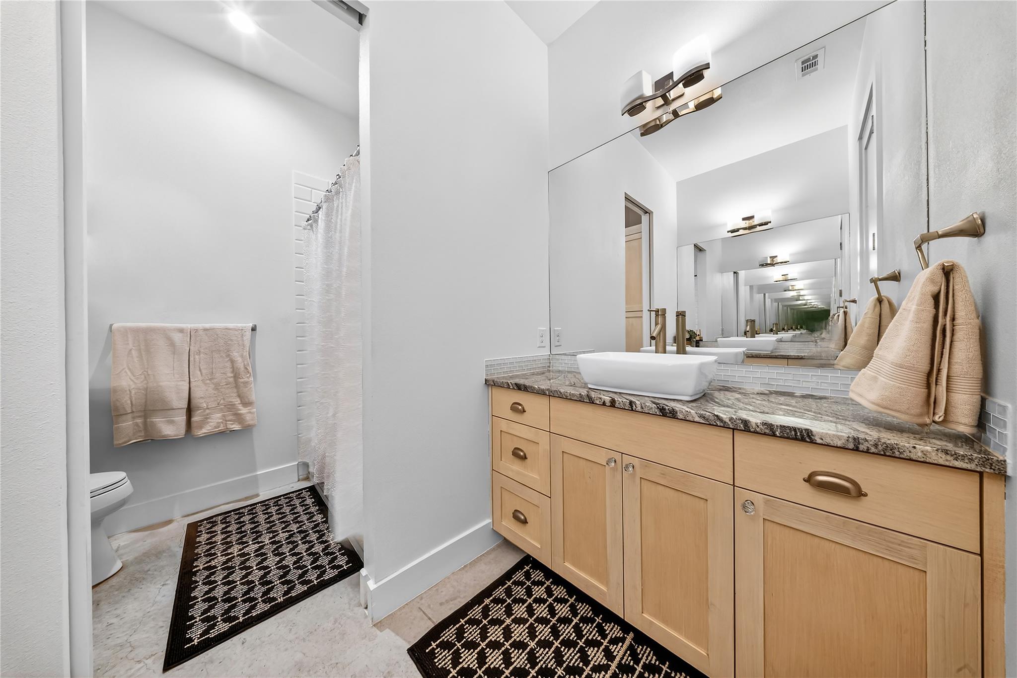 21002 Brewer Ln, Lago Vista, TX 78645