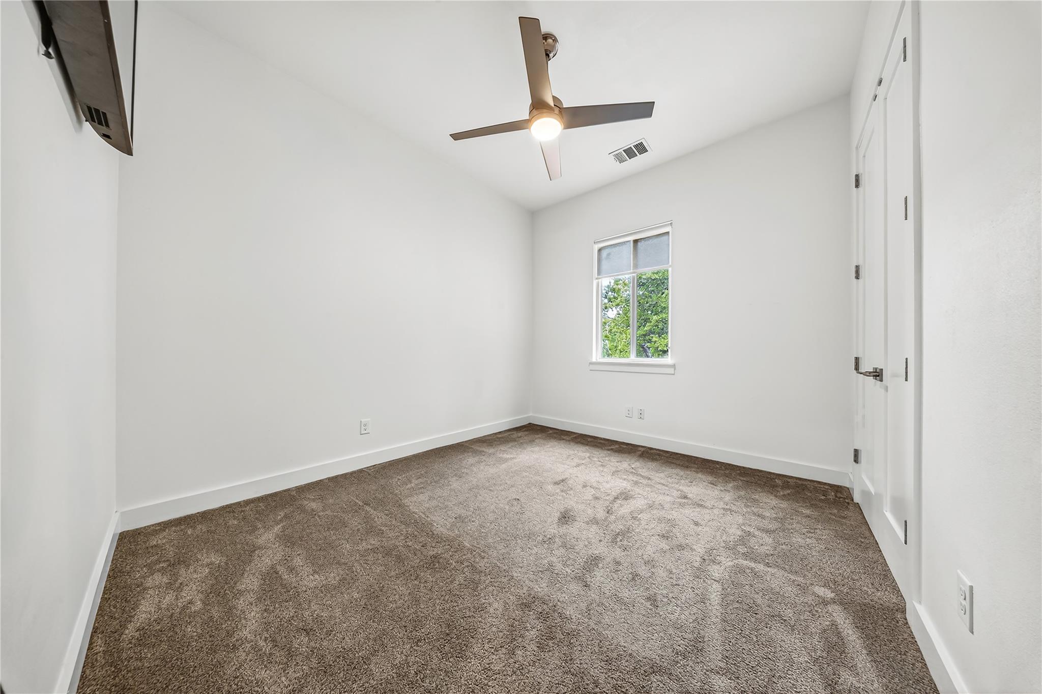 21002 Brewer Ln, Lago Vista, TX 78645