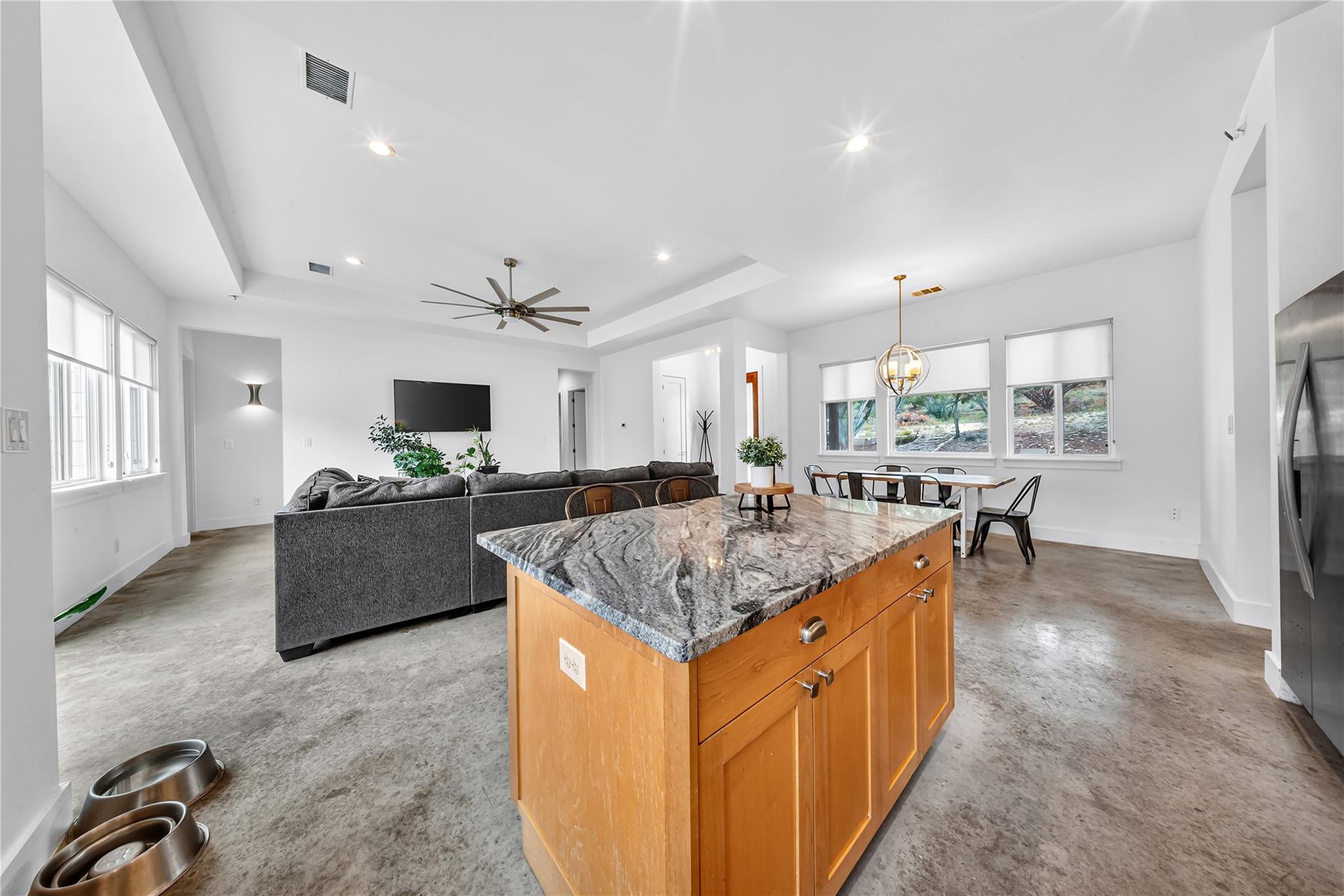 21002 Brewer Ln, Lago Vista, TX 78645