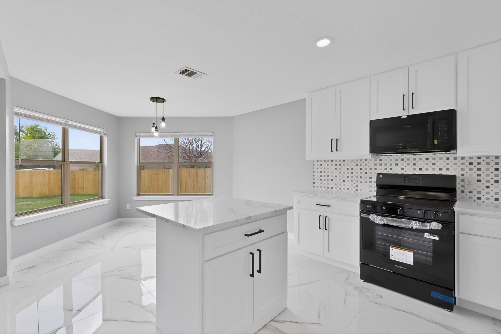 1200 Apollo Cir, Round Rock, TX 78664