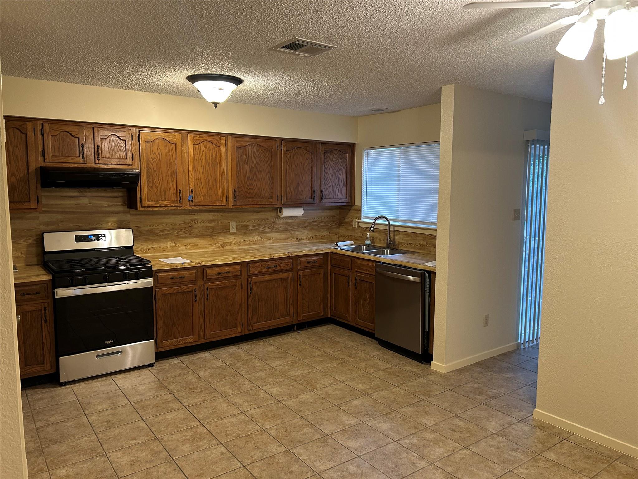 2114 Lear Ln, Austin, TX 78745