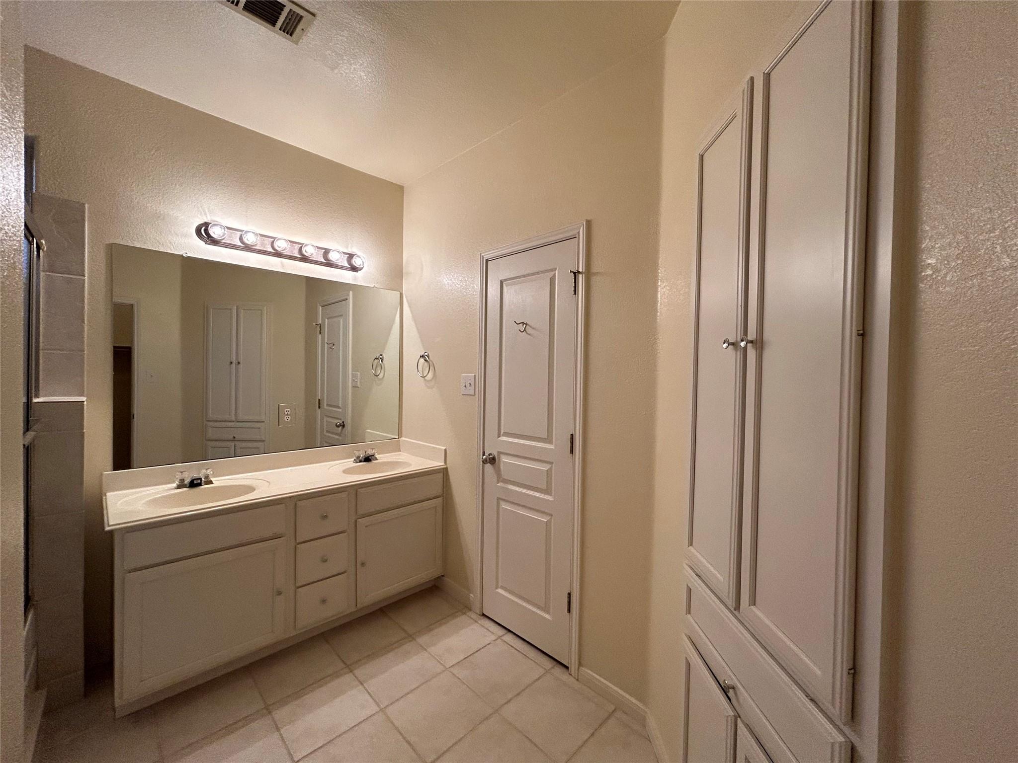 4620 W William Cannon Dr # 5, Austin, TX 78749
