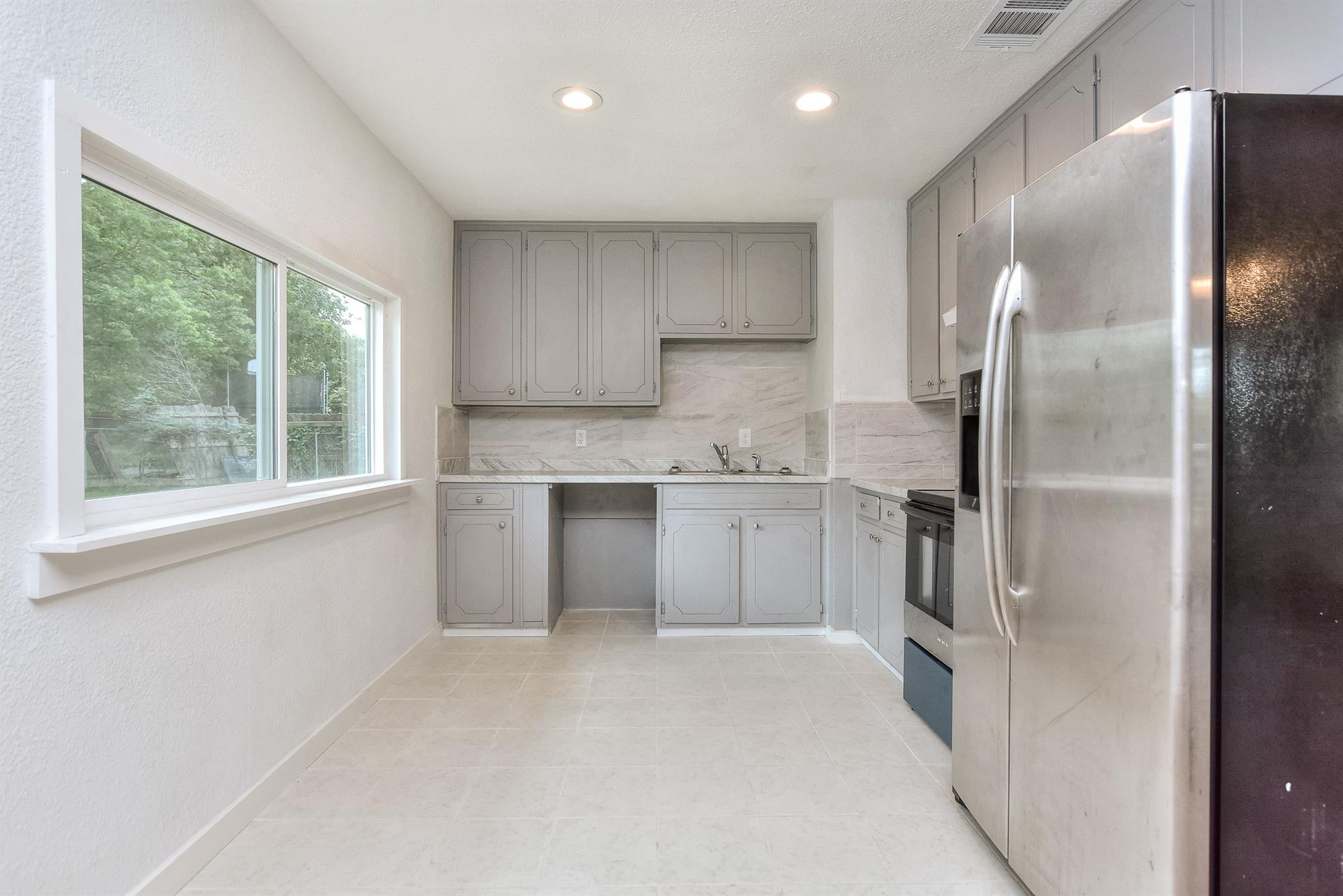 641 Williams Ave, Rockdale, TX 76567