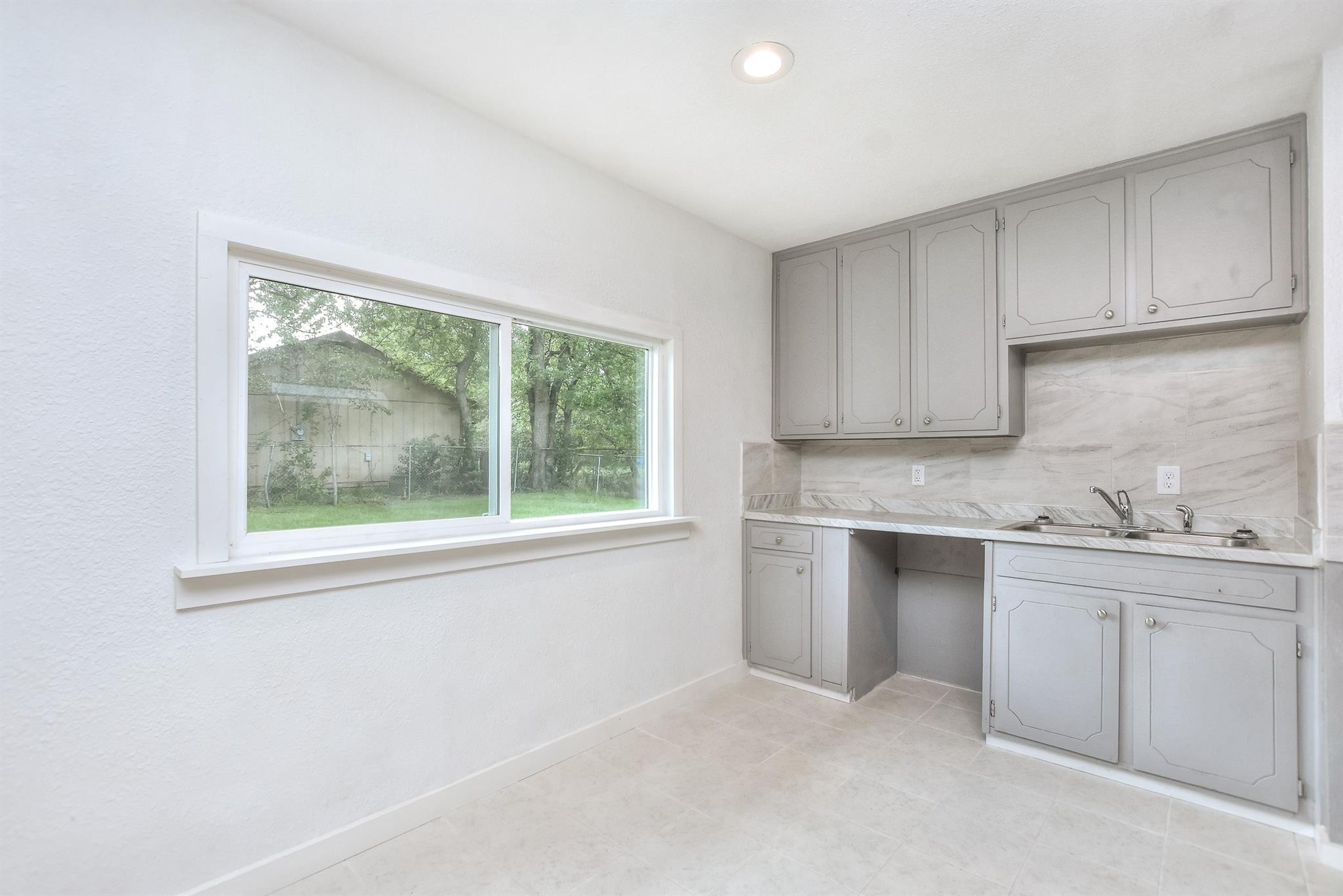 641 Williams Ave, Rockdale, TX 76567