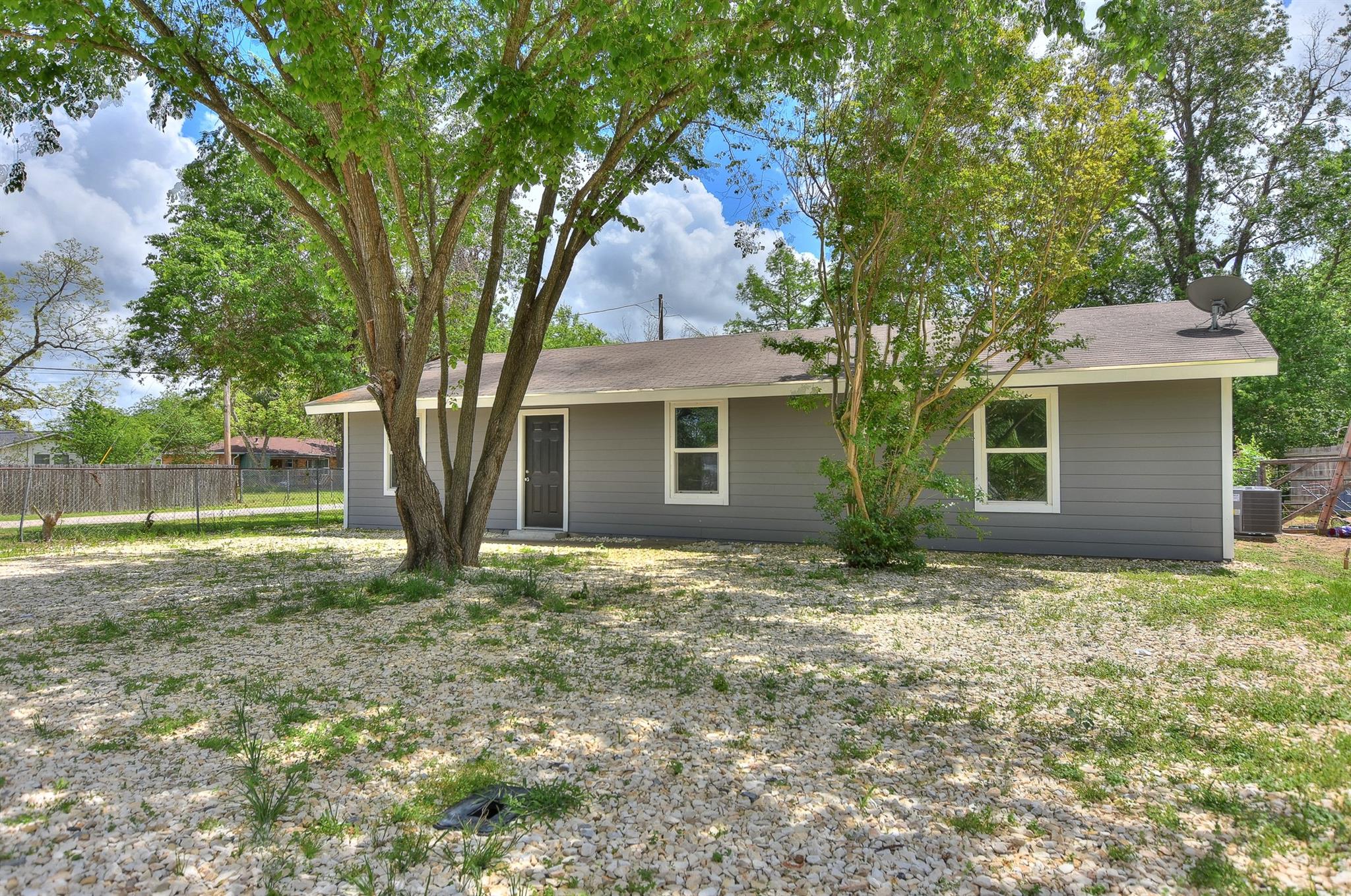 641 Williams Ave, Rockdale, TX 76567