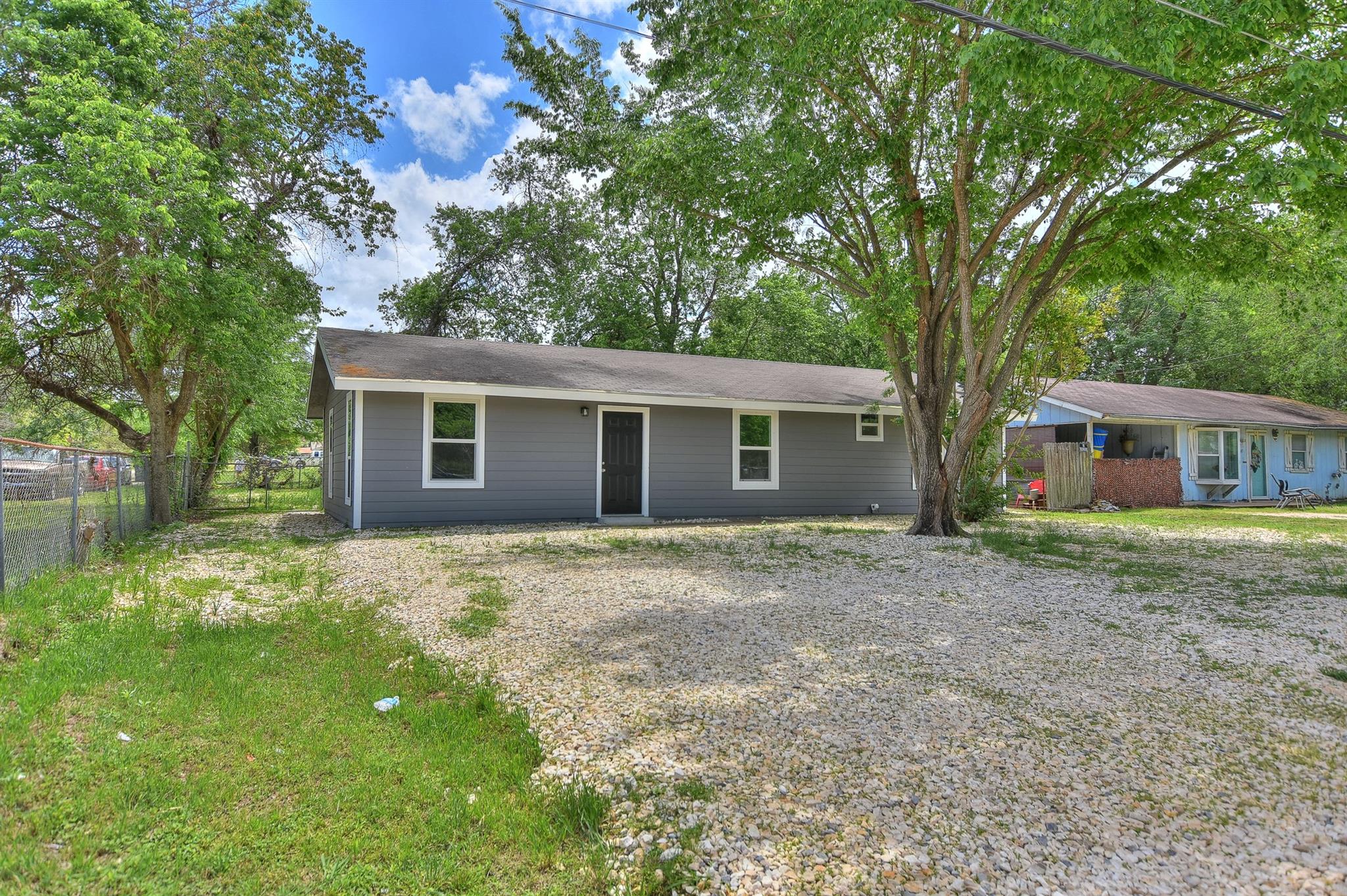 641 Williams Ave, Rockdale, TX 76567