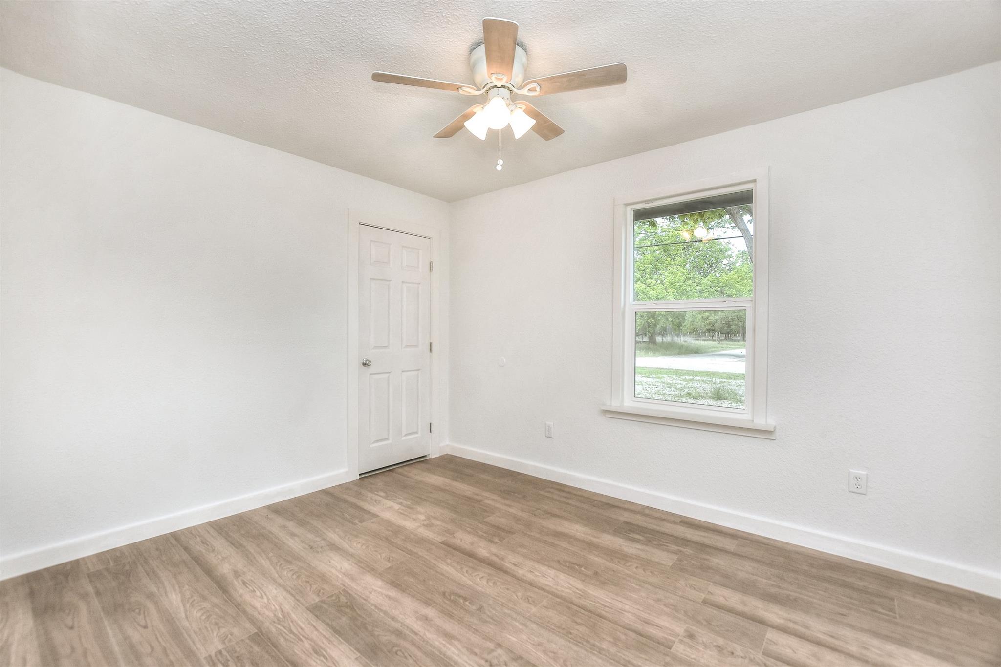 641 Williams Ave, Rockdale, TX 76567