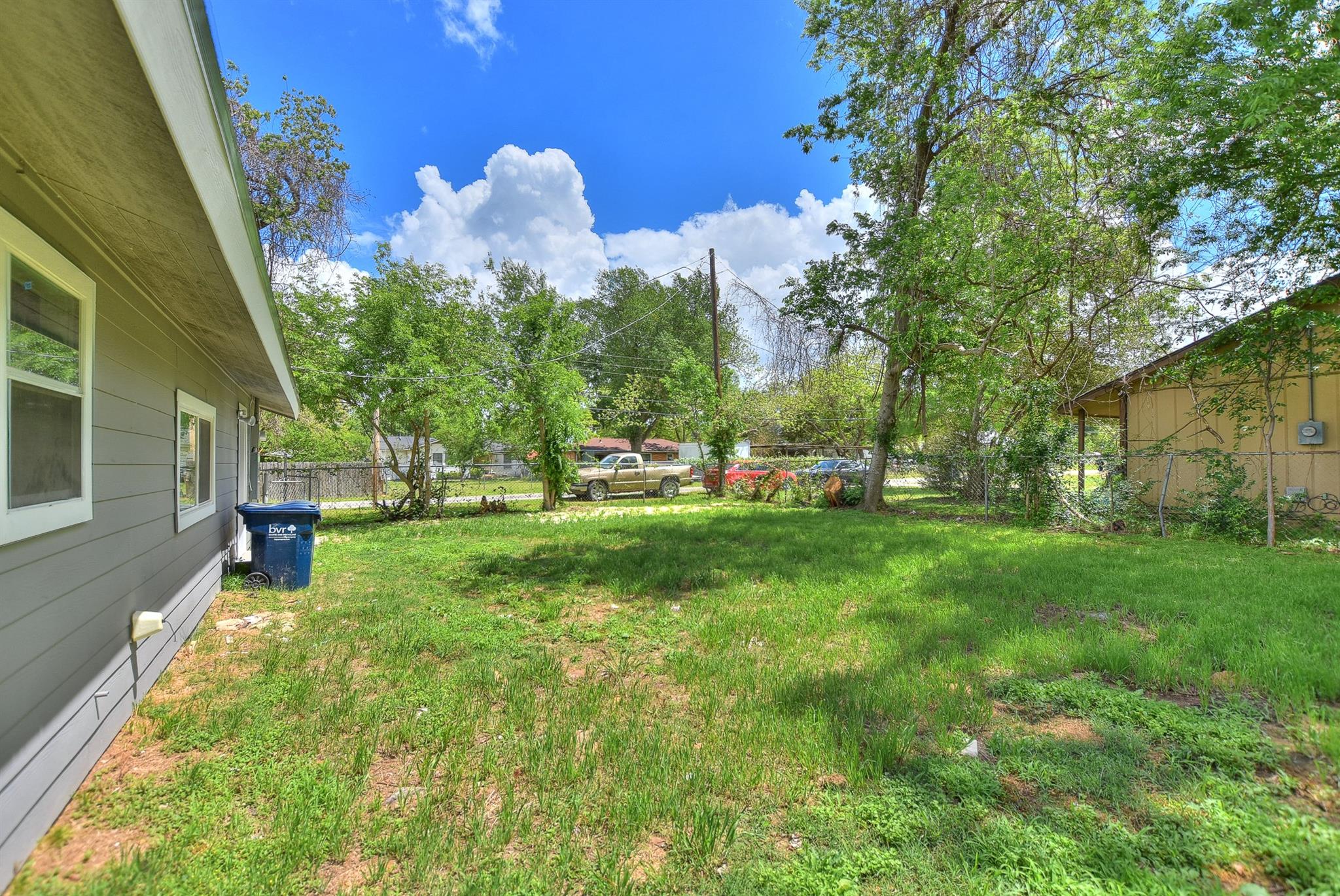 641 Williams Ave, Rockdale, TX 76567