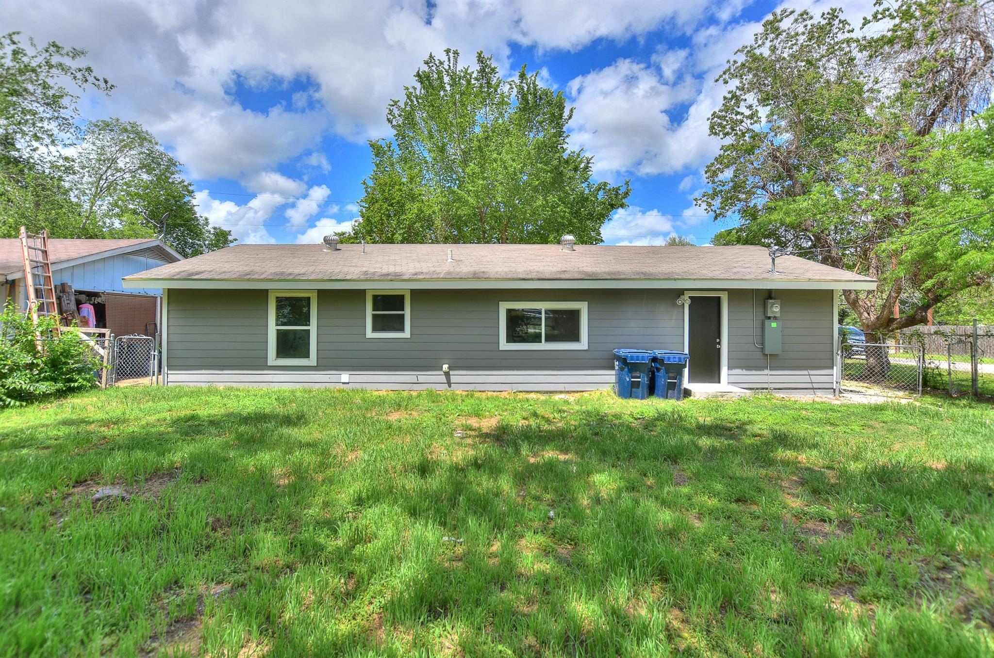 641 Williams Ave, Rockdale, TX 76567