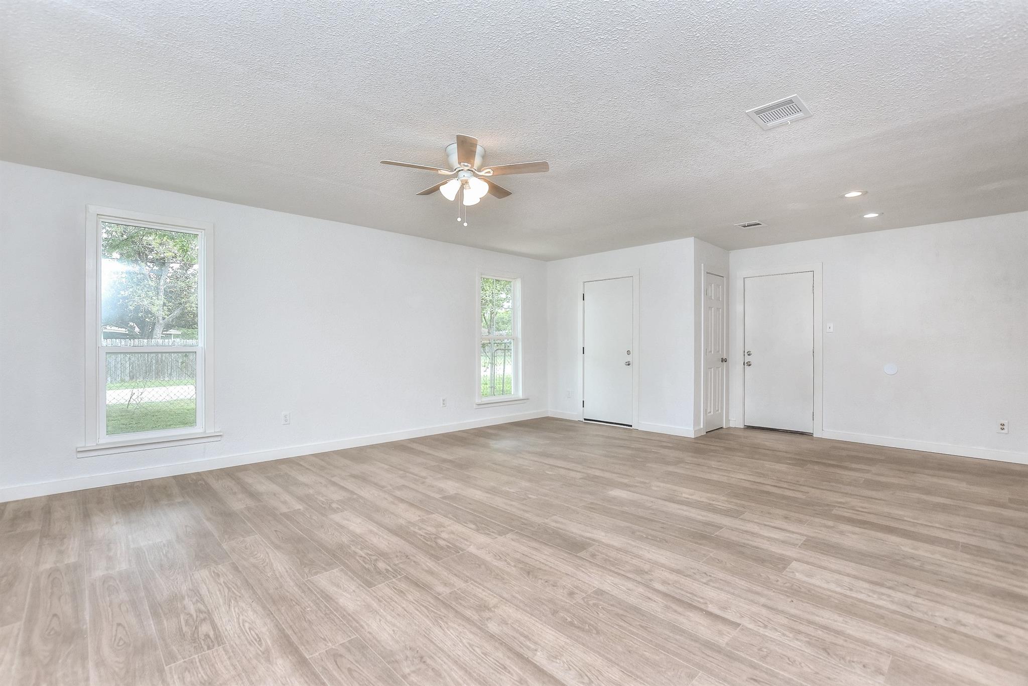 641 Williams Ave, Rockdale, TX 76567