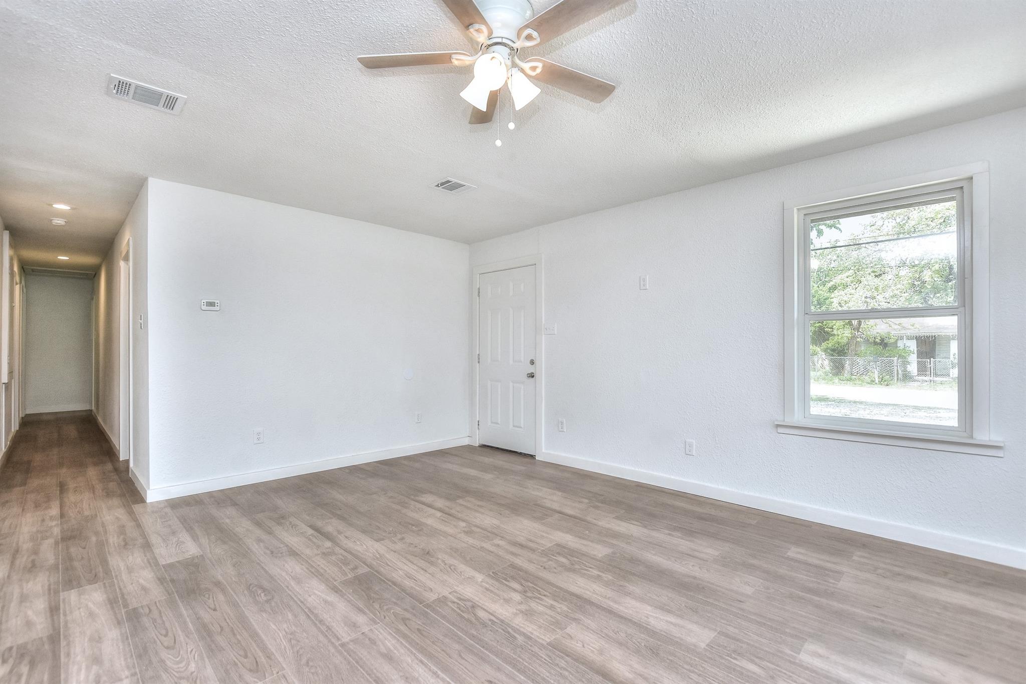 641 Williams Ave, Rockdale, TX 76567