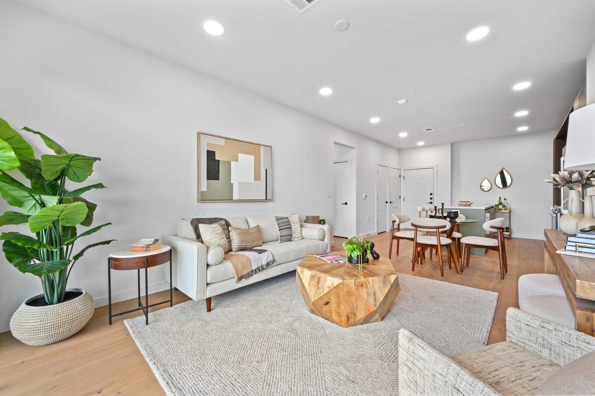 2209 S 1st St # 209, Austin, TX 78704