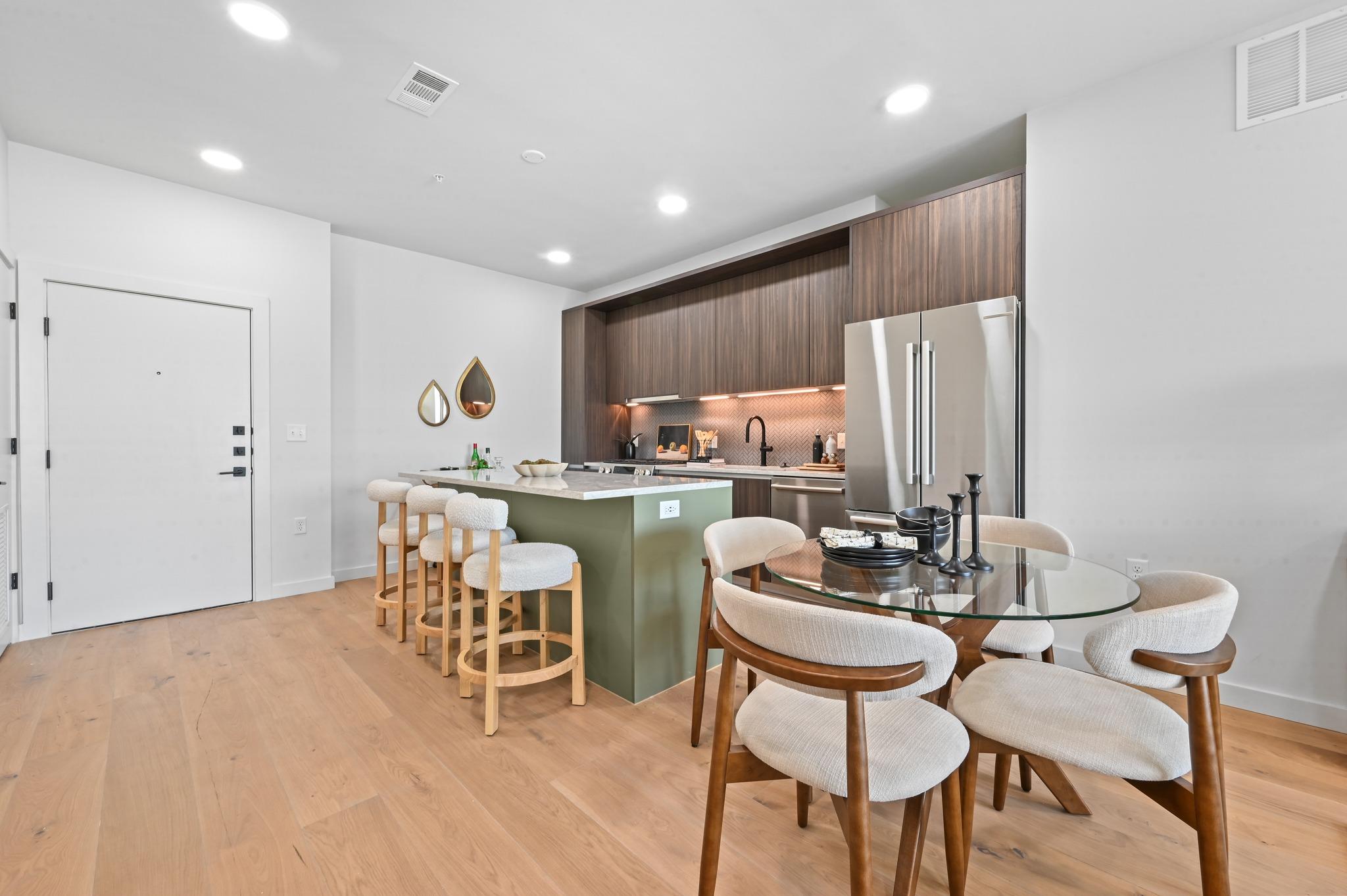 2209 S 1st St # 209, Austin, TX 78704