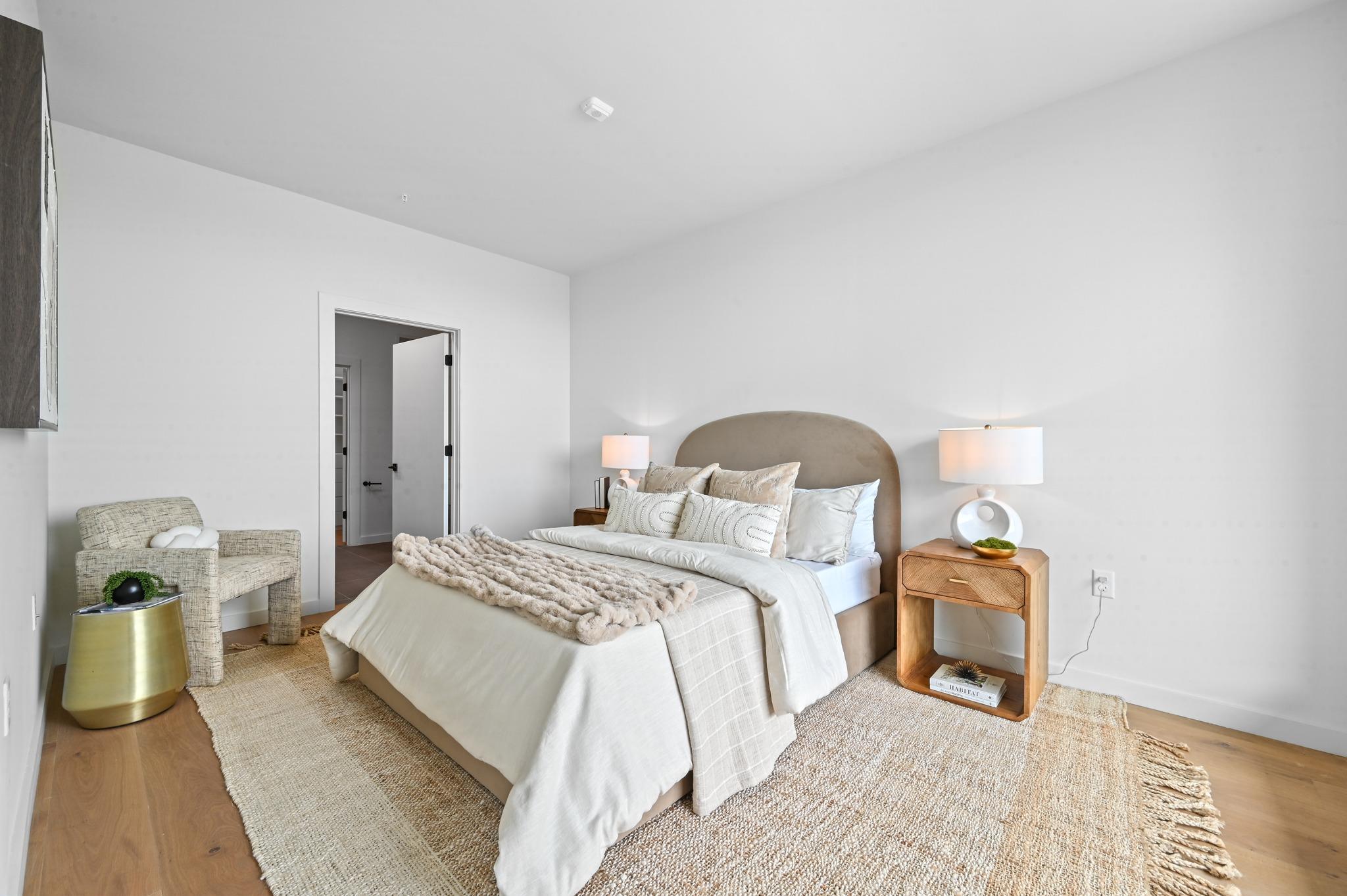 2209 S 1st St # 209, Austin, TX 78704