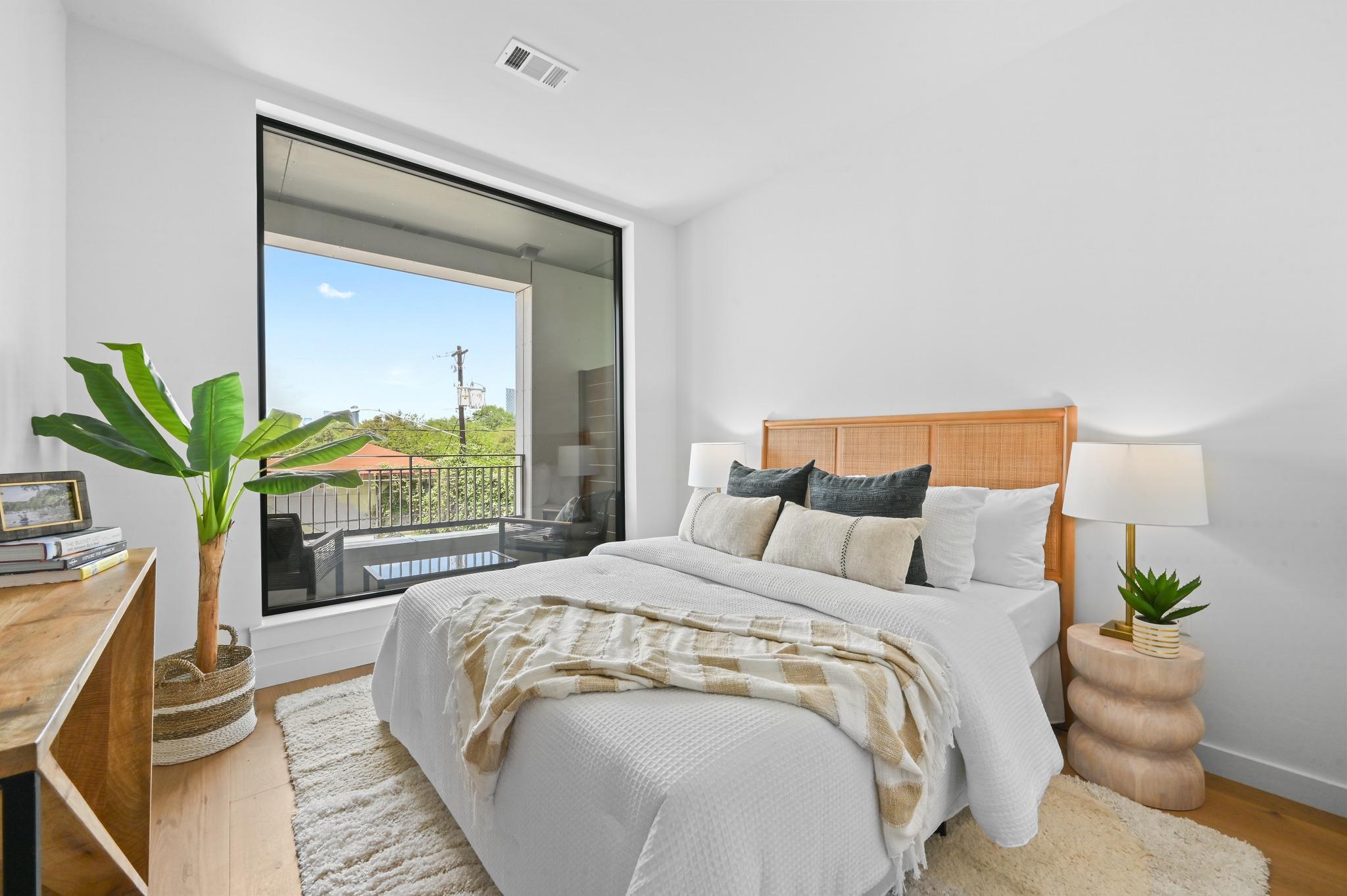 2209 S 1st St # 209, Austin, TX 78704