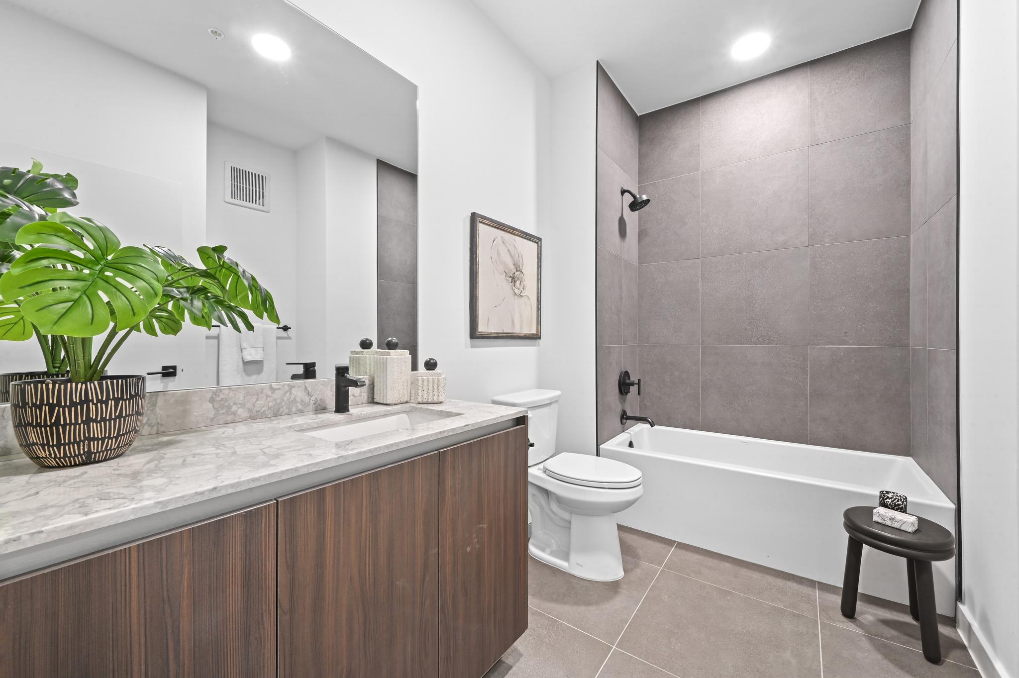 2209 S 1st St # 209, Austin, TX 78704