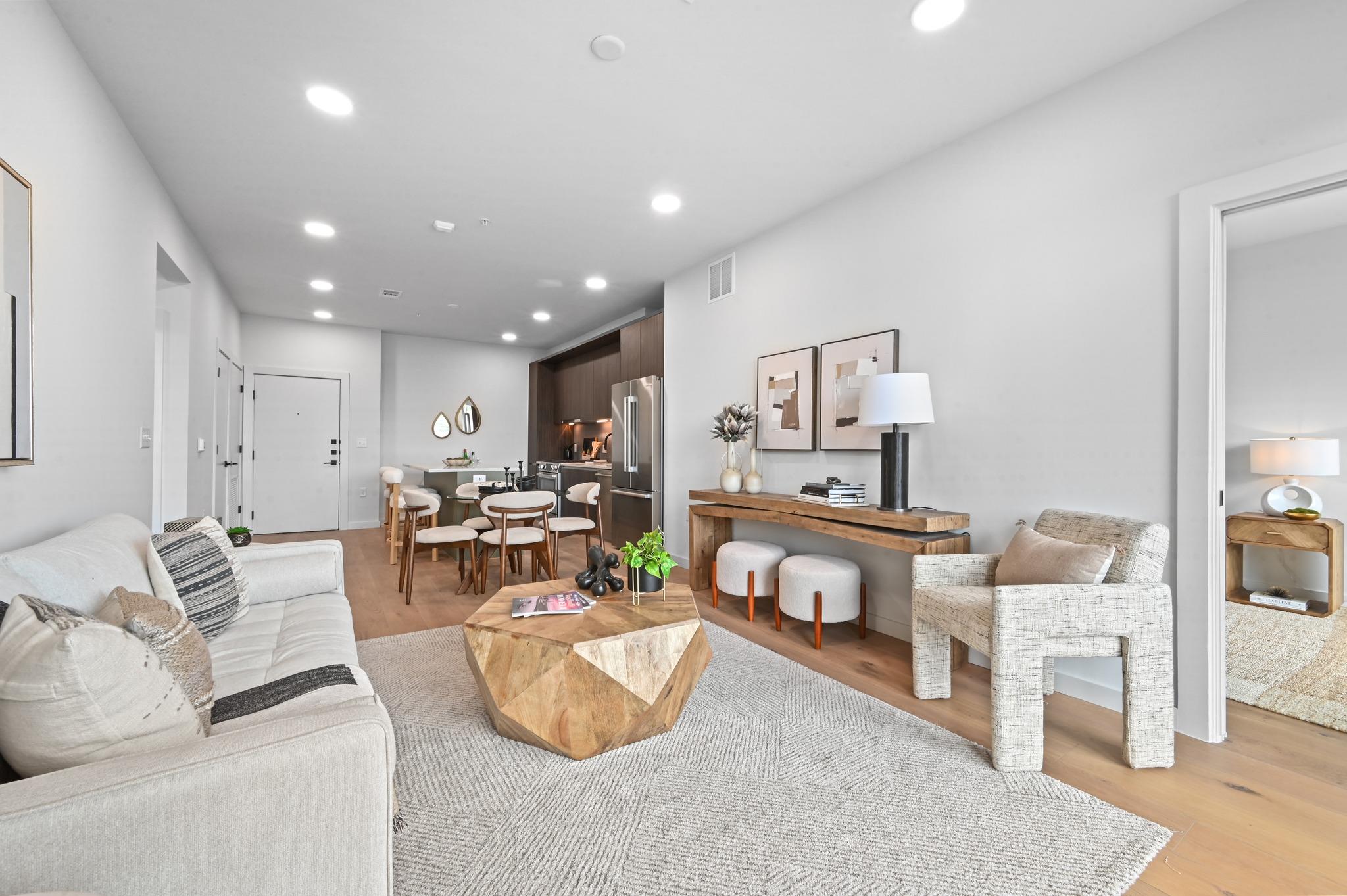 2209 S 1st St # 209, Austin, TX 78704