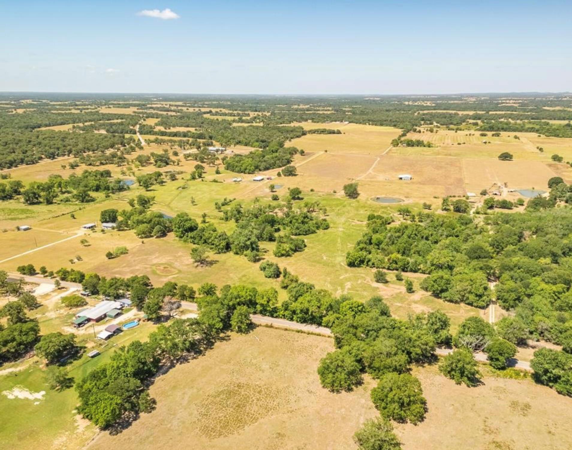 000 CR 326, Lexington, TX 78947