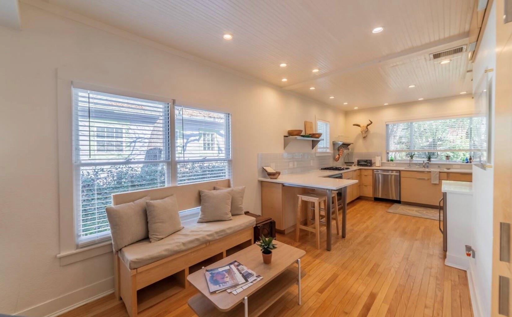 1503 Newton St, Austin, TX 78704