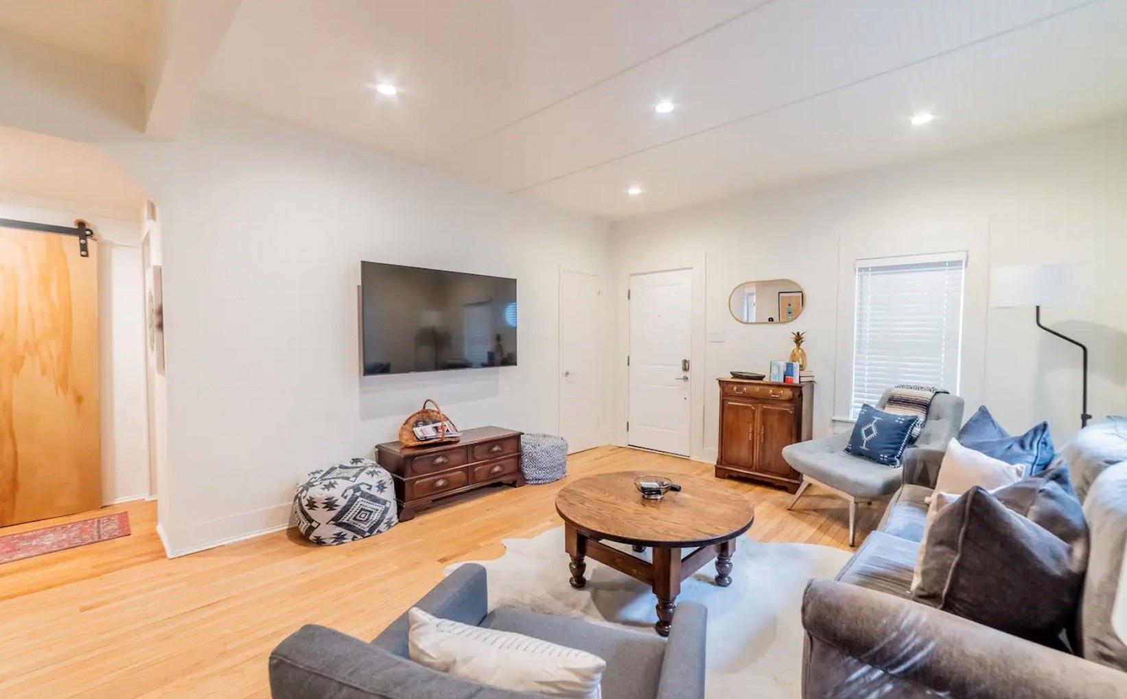 1503 Newton St, Austin, TX 78704