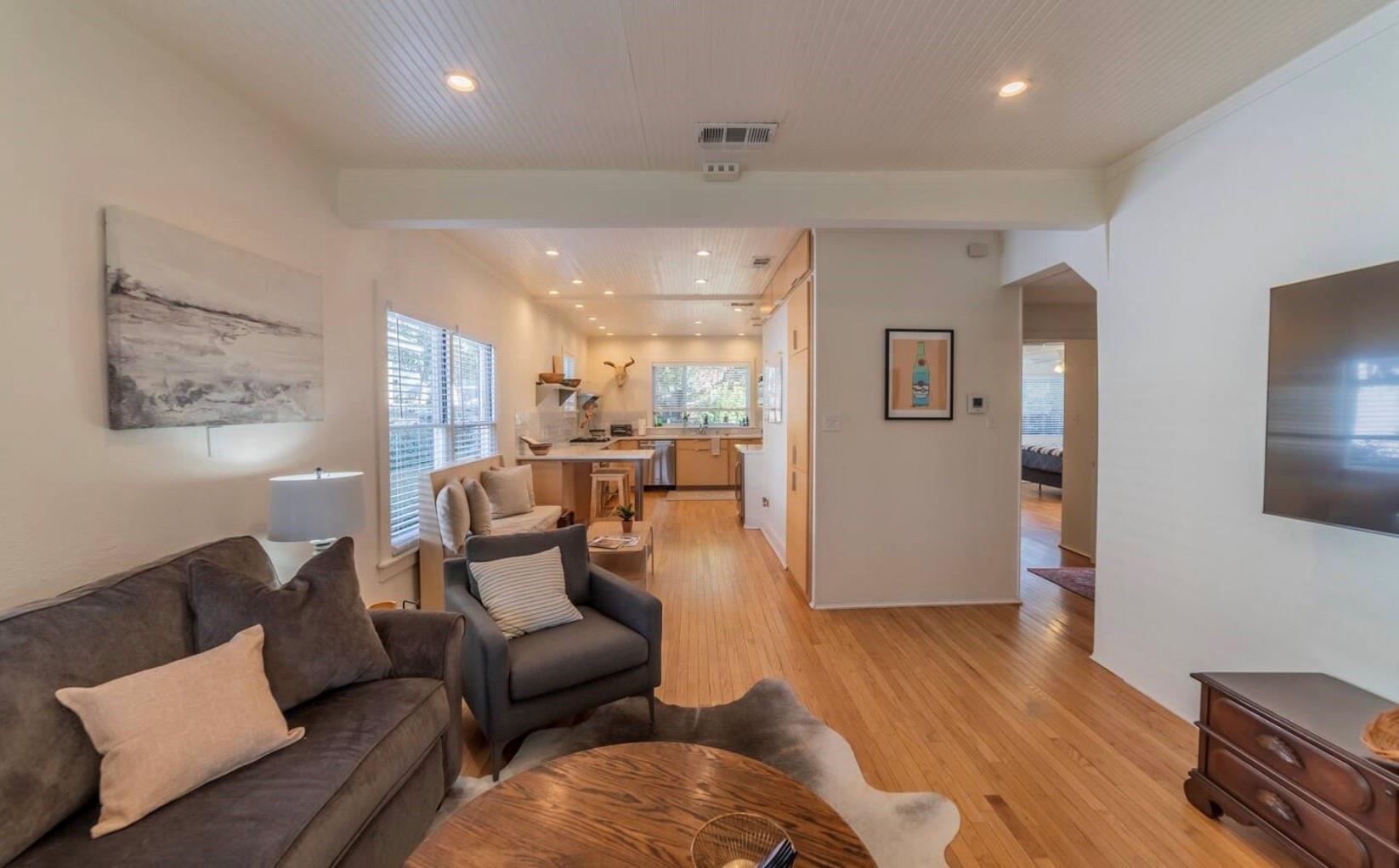 1503 Newton St, Austin, TX 78704