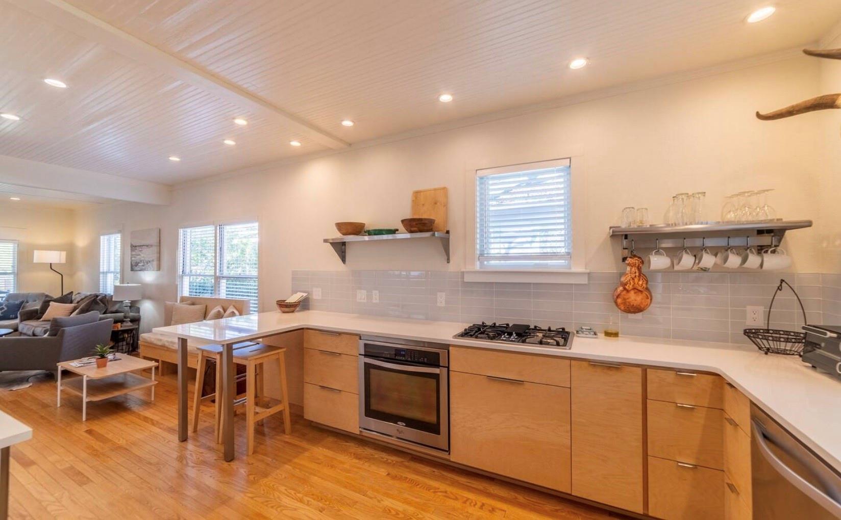 1503 Newton St, Austin, TX 78704