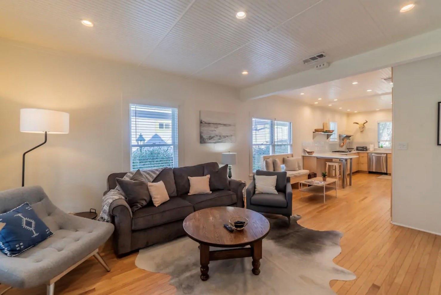 1503 Newton St, Austin, TX 78704