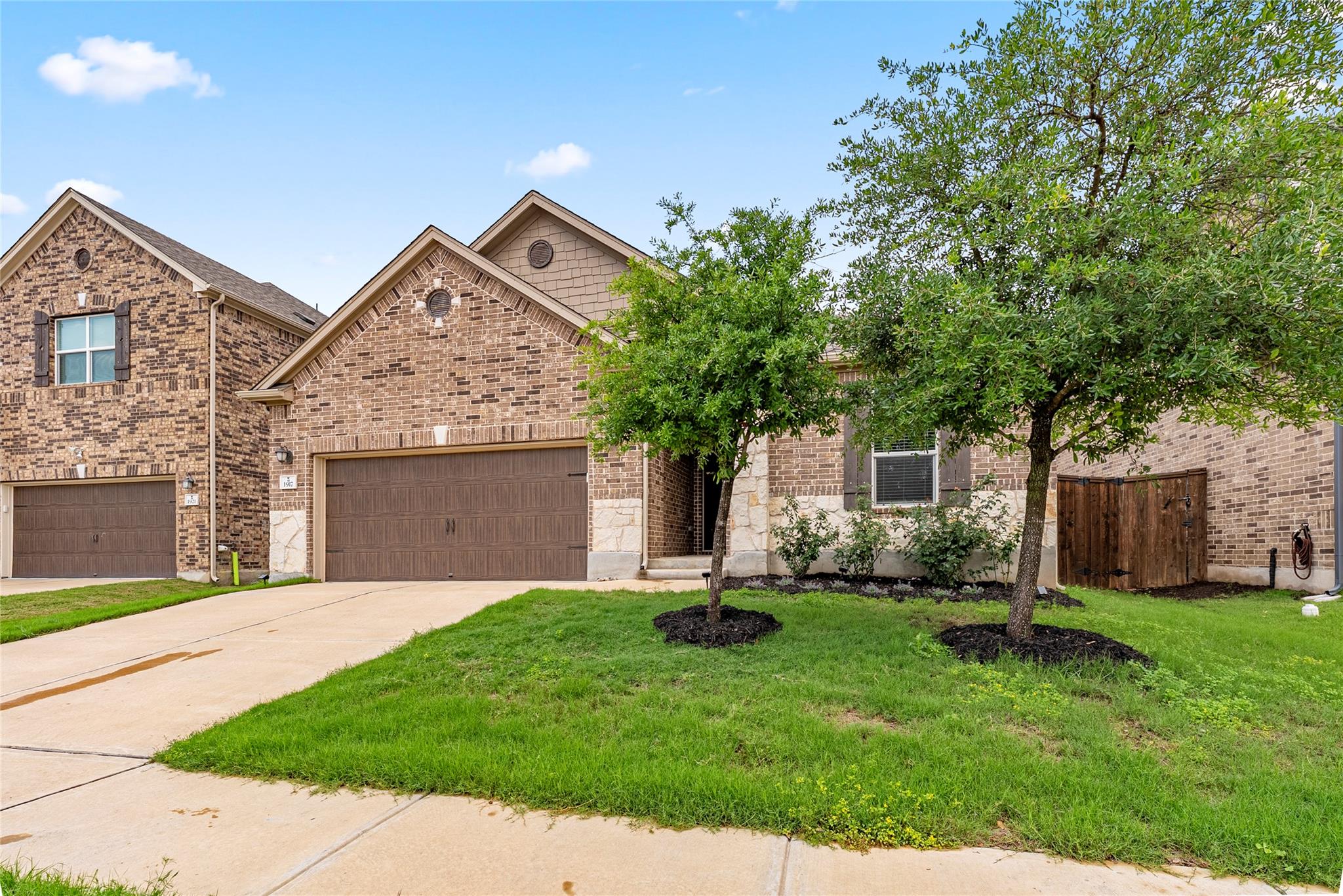1917 Stinnett Dr, Leander, TX 78641