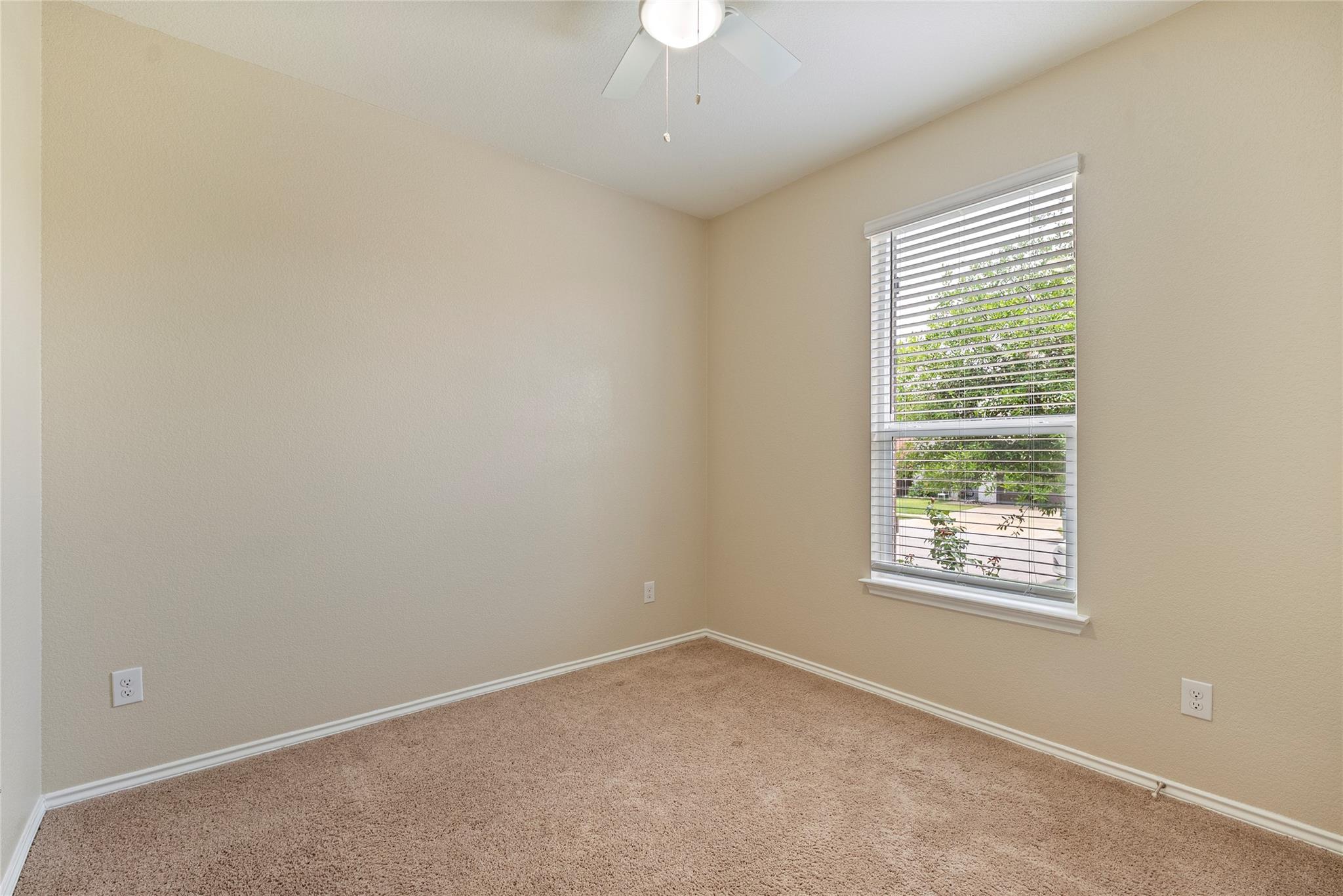 1917 Stinnett Dr, Leander, TX 78641