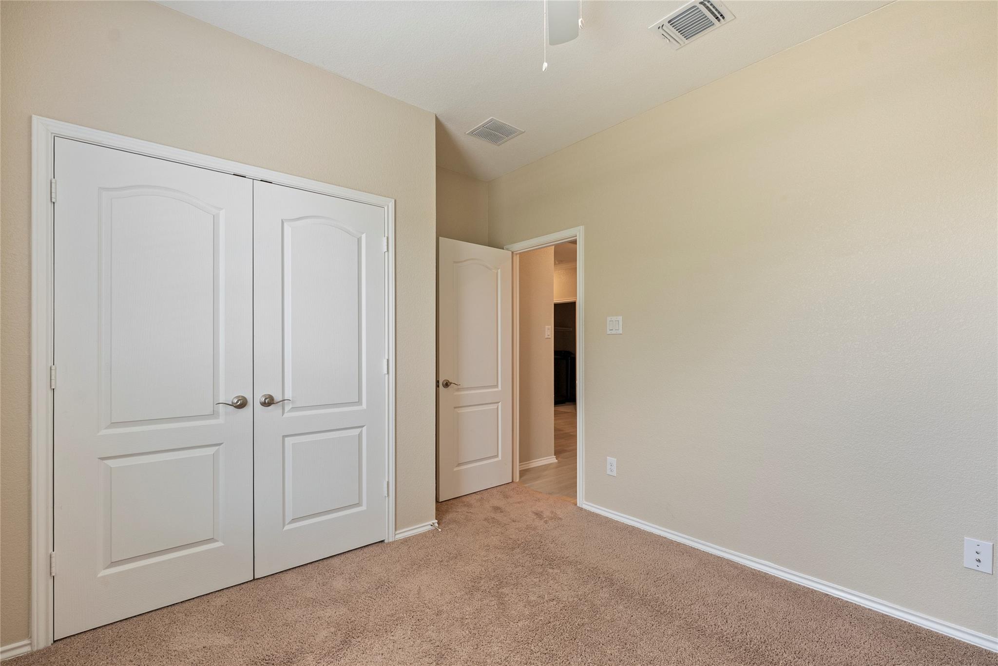 1917 Stinnett Dr, Leander, TX 78641