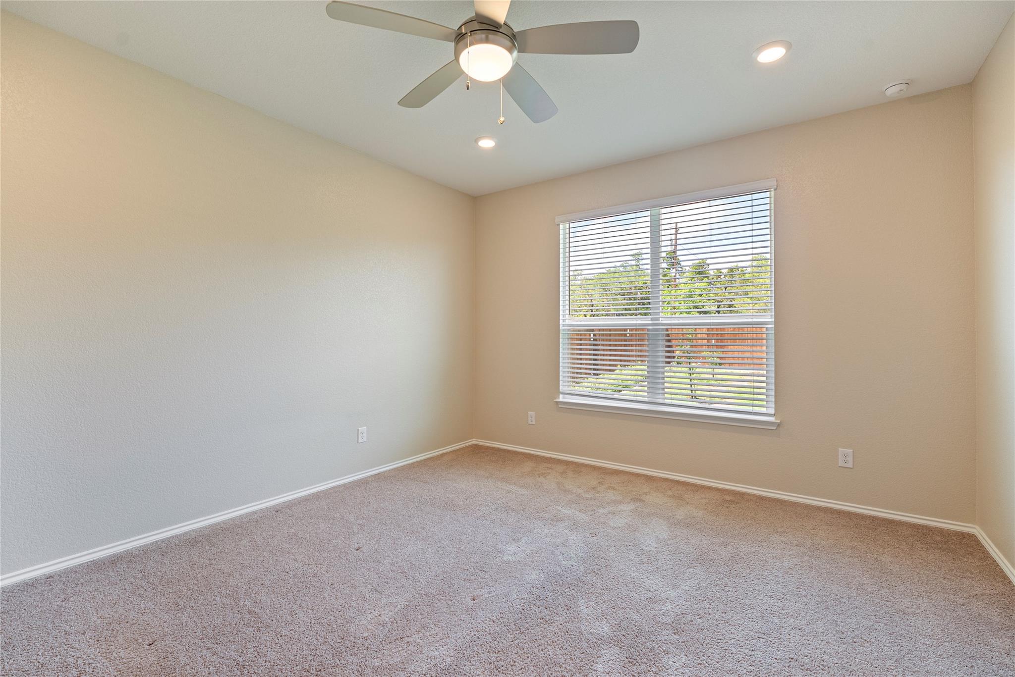 1917 Stinnett Dr, Leander, TX 78641