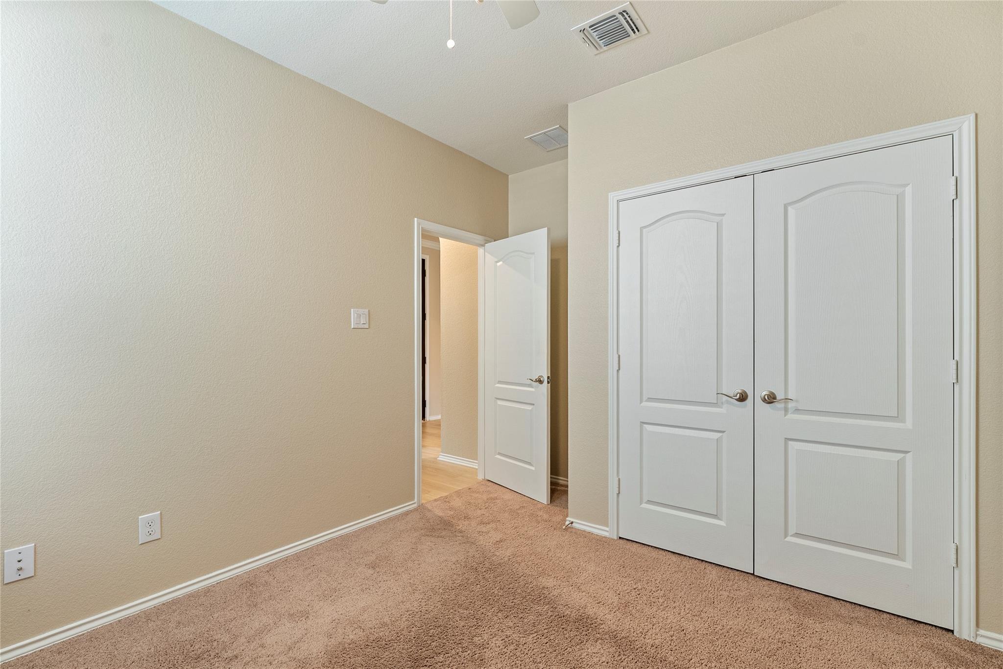 1917 Stinnett Dr, Leander, TX 78641