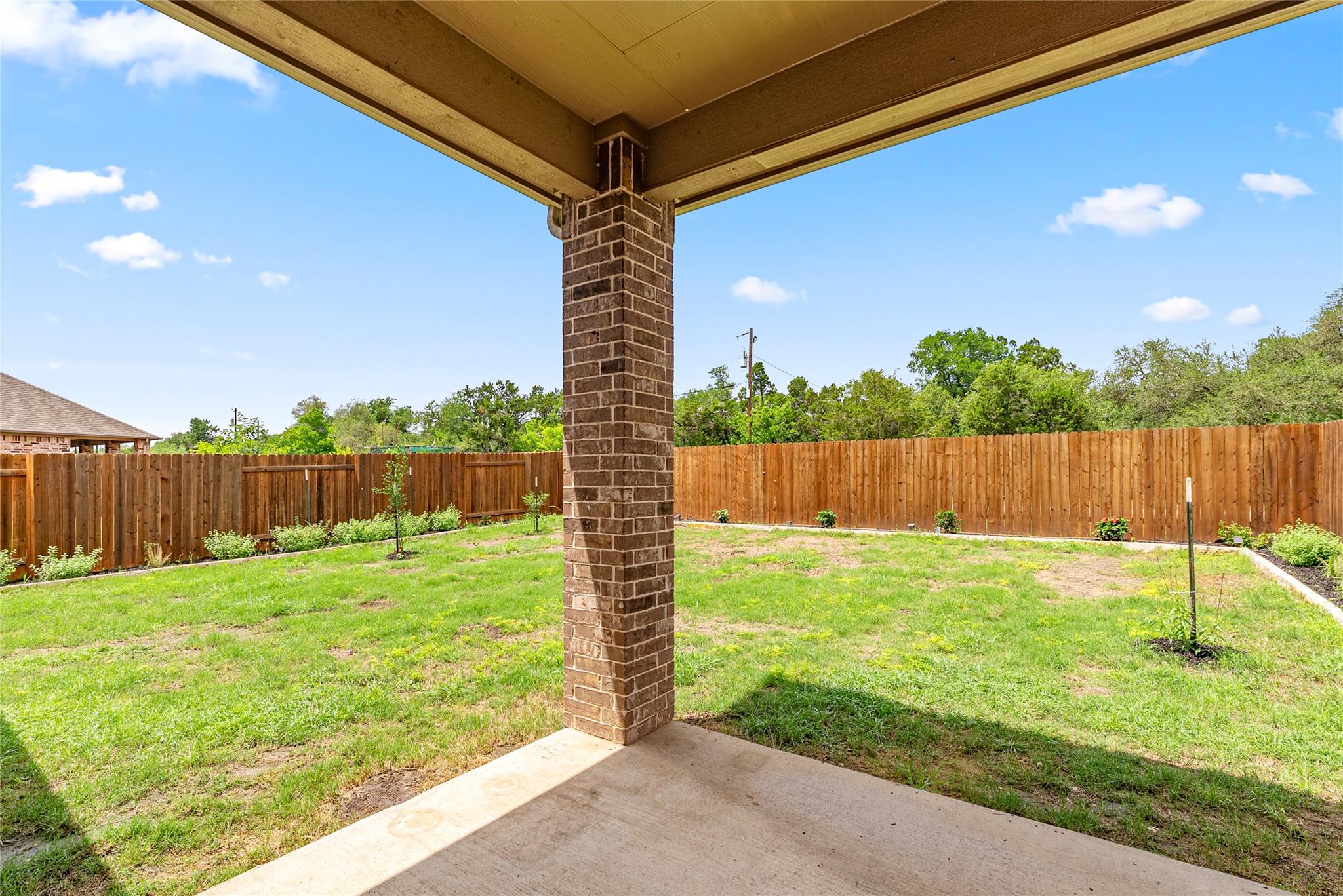 1917 Stinnett Dr, Leander, TX 78641