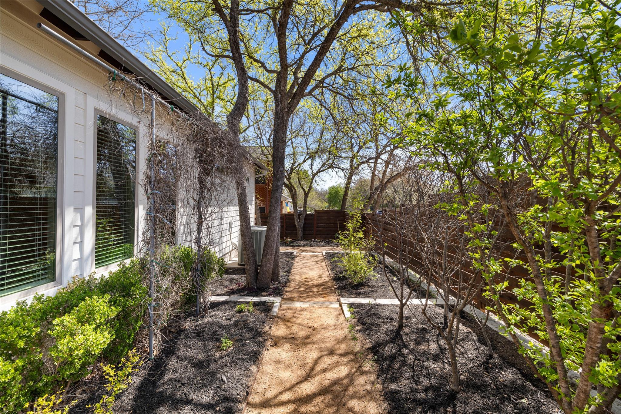 1017 S Quinlan Park Rd, Austin, TX 78732