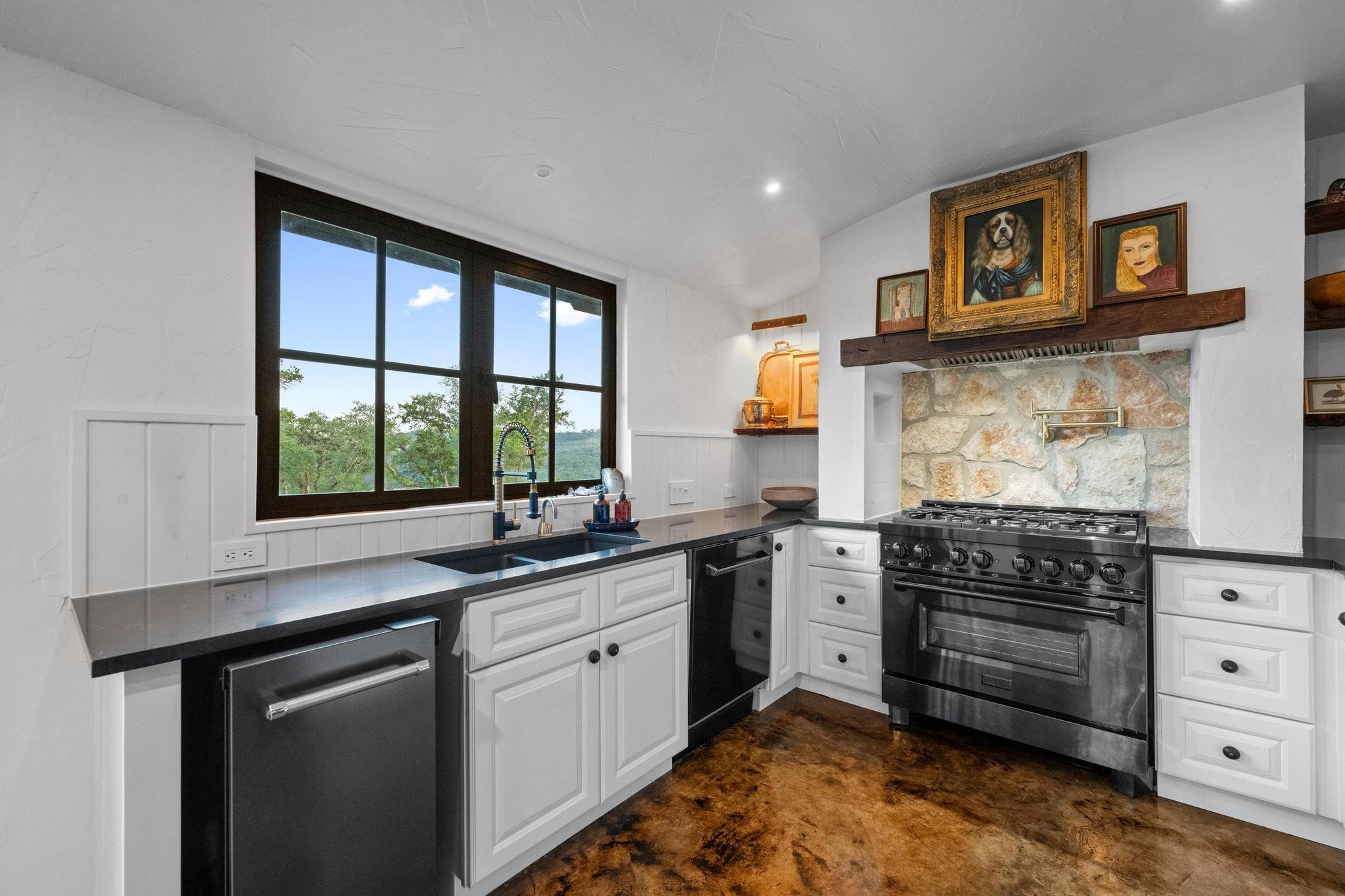 5930 Grotto Creek Court Ct, Fischer, TX 78623