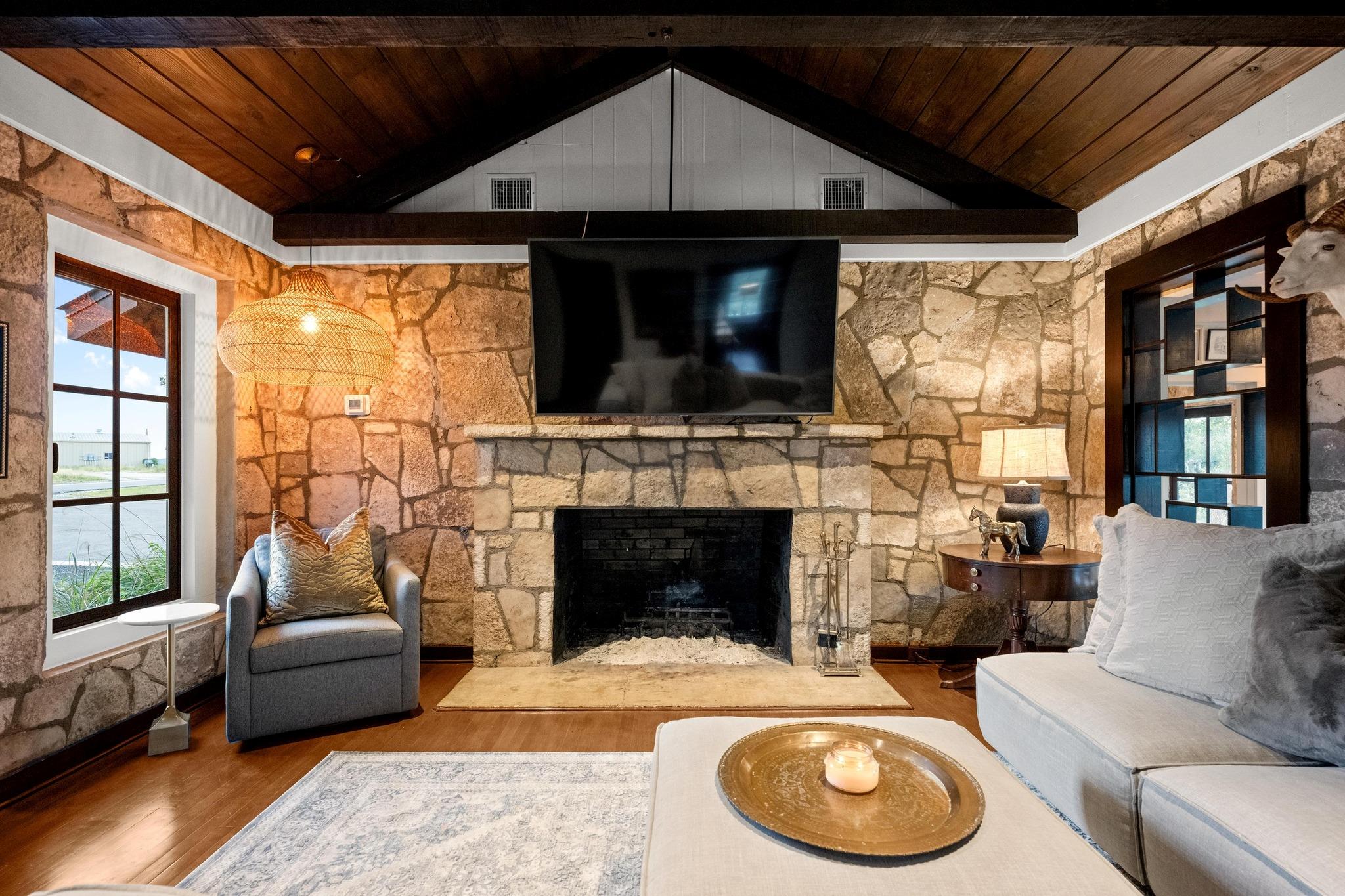 5930 Grotto Creek Court Ct, Fischer, TX 78623