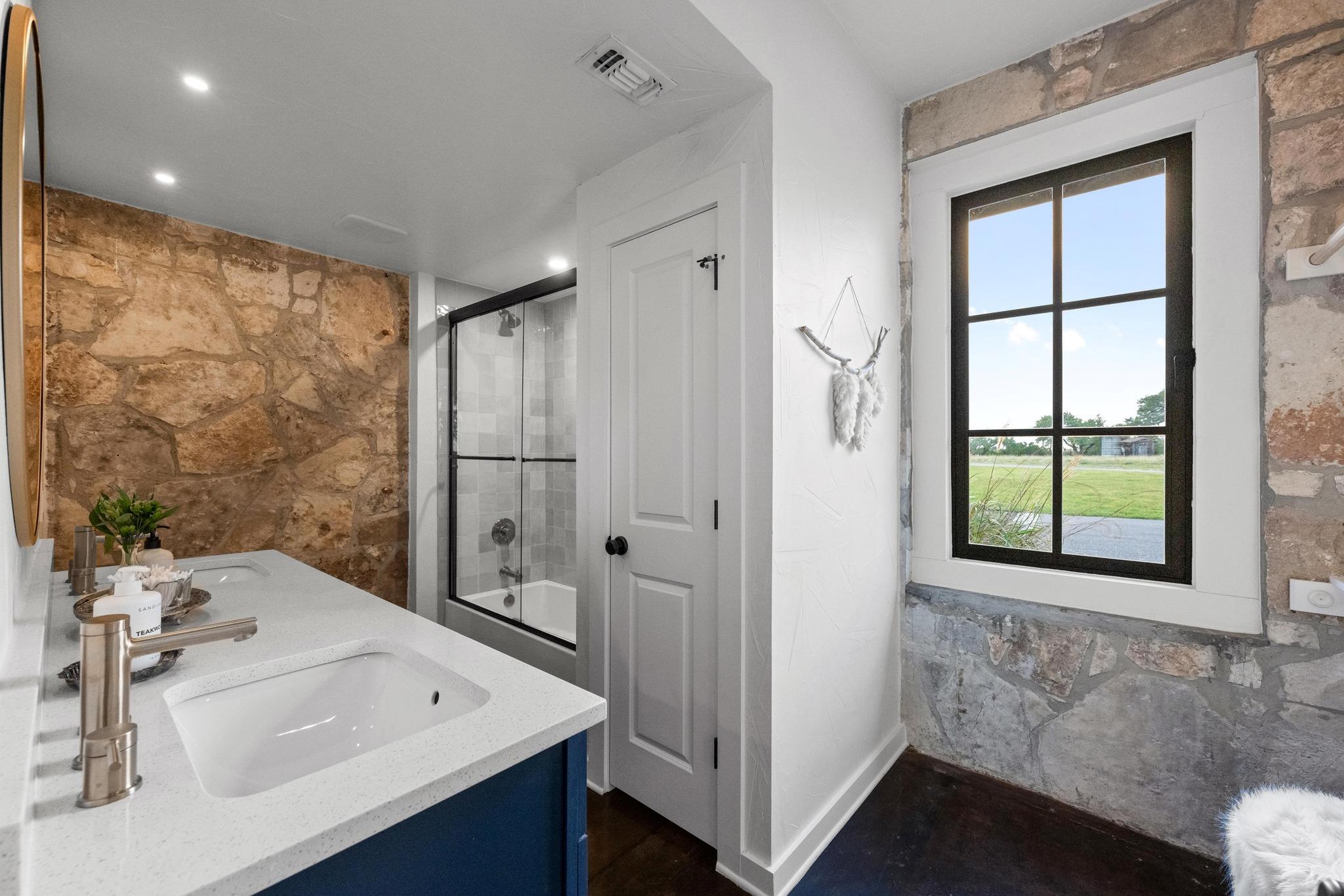 5930 Grotto Creek Court Ct, Fischer, TX 78623