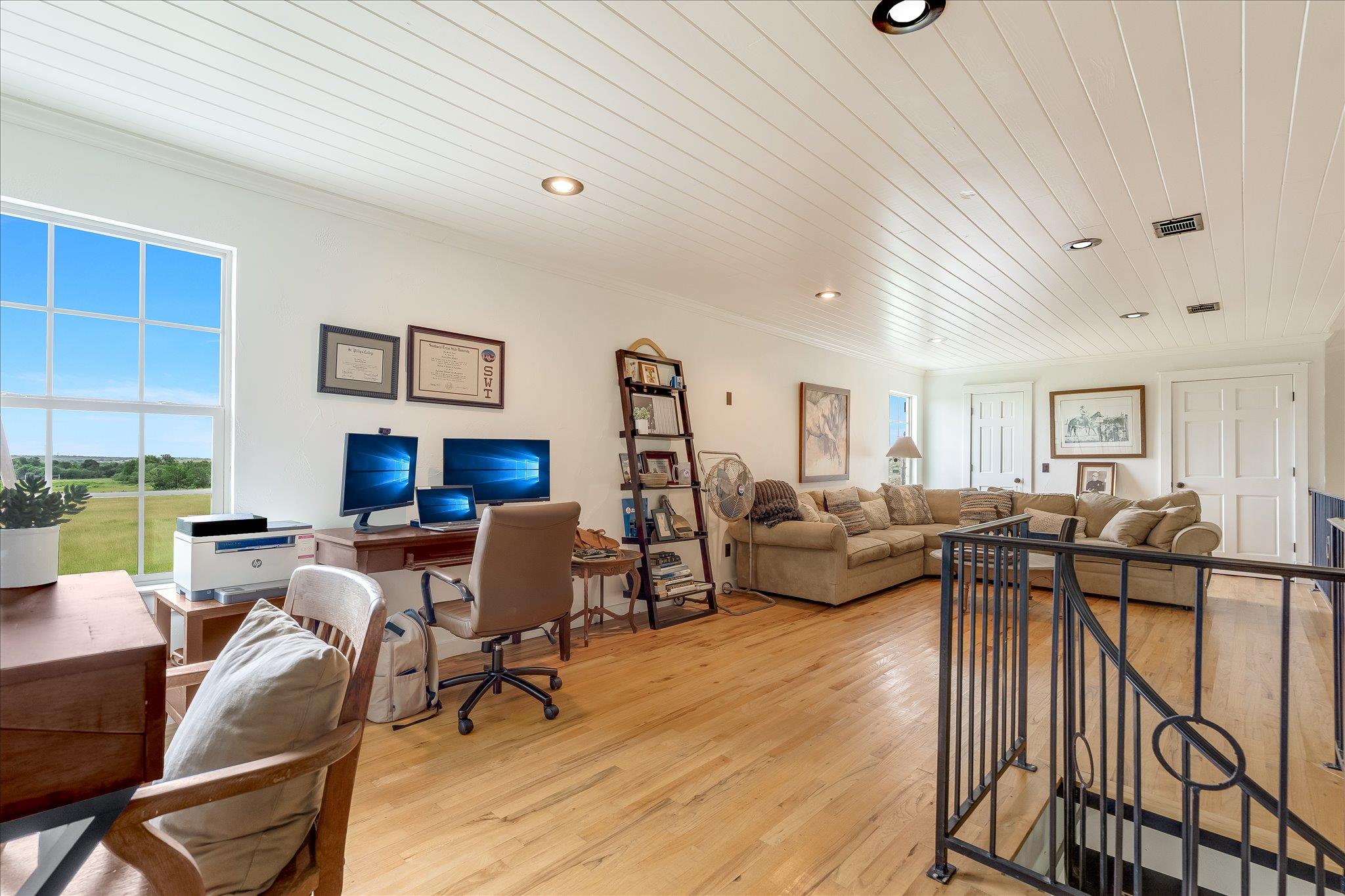 400 Little El Paso Rd, Martindale, TX 78655