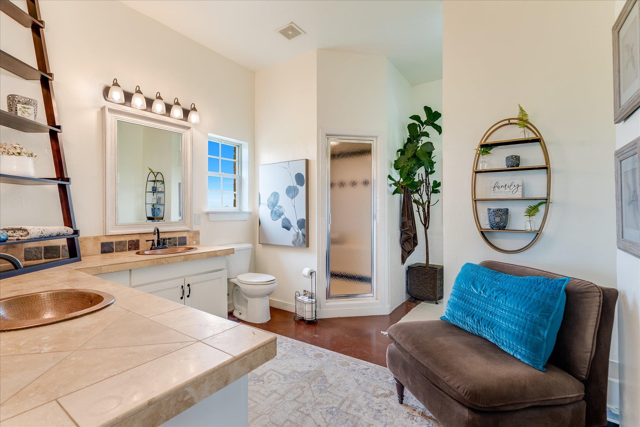 400 Little El Paso Rd, Martindale, TX 78655