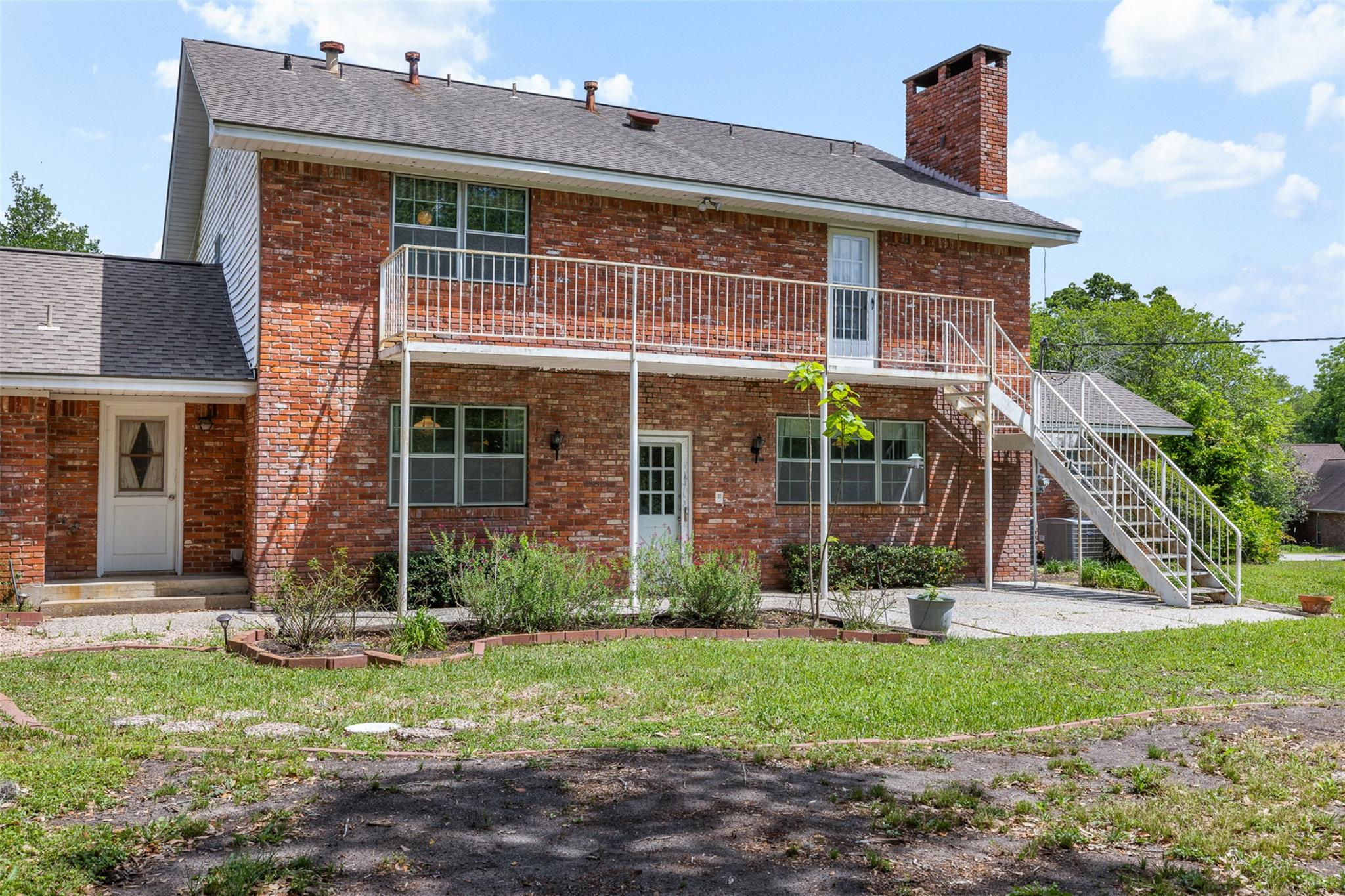 301 Cedar Cir, Brenham, TX 77833