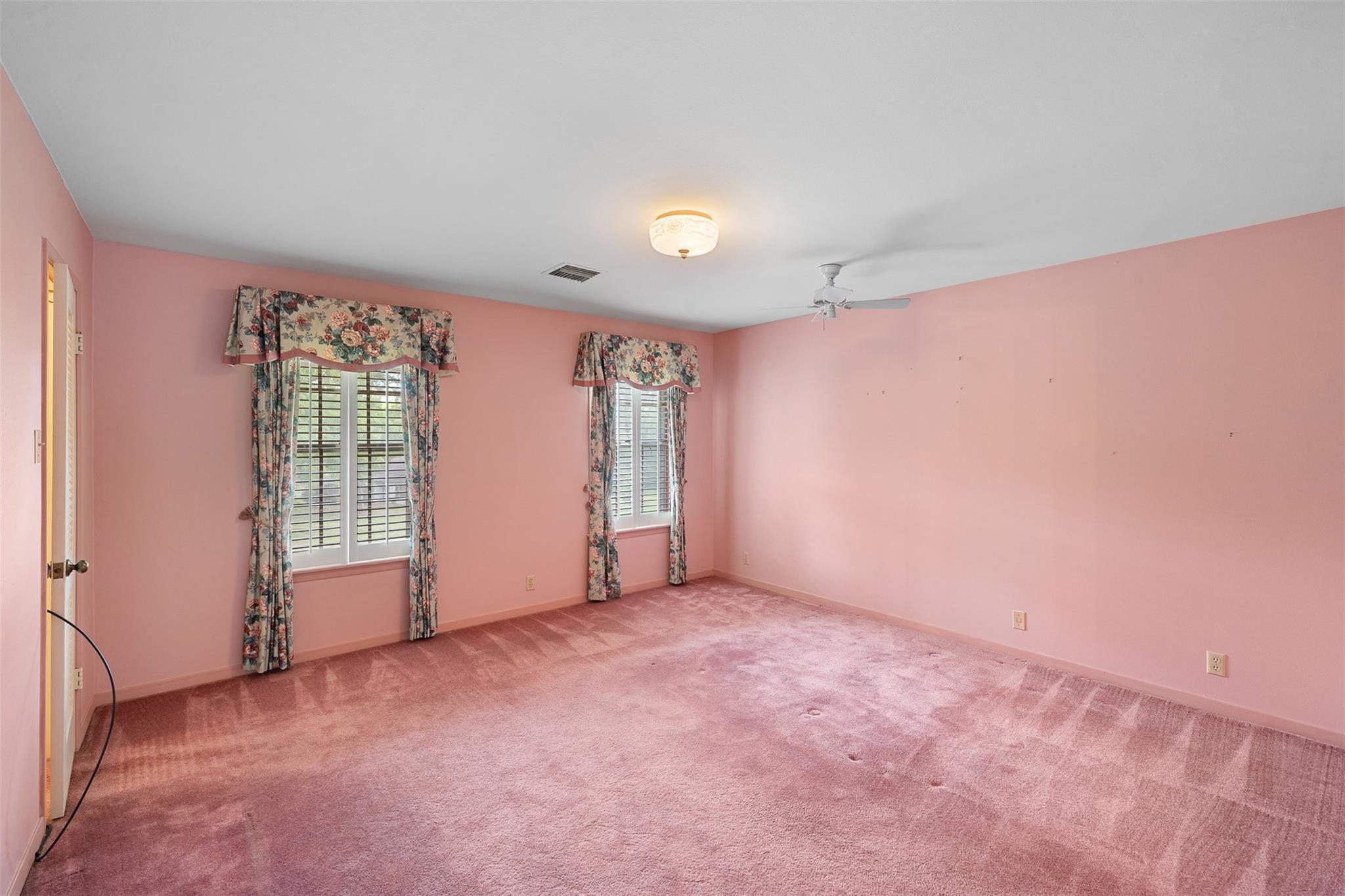 301 Cedar Cir, Brenham, TX 77833