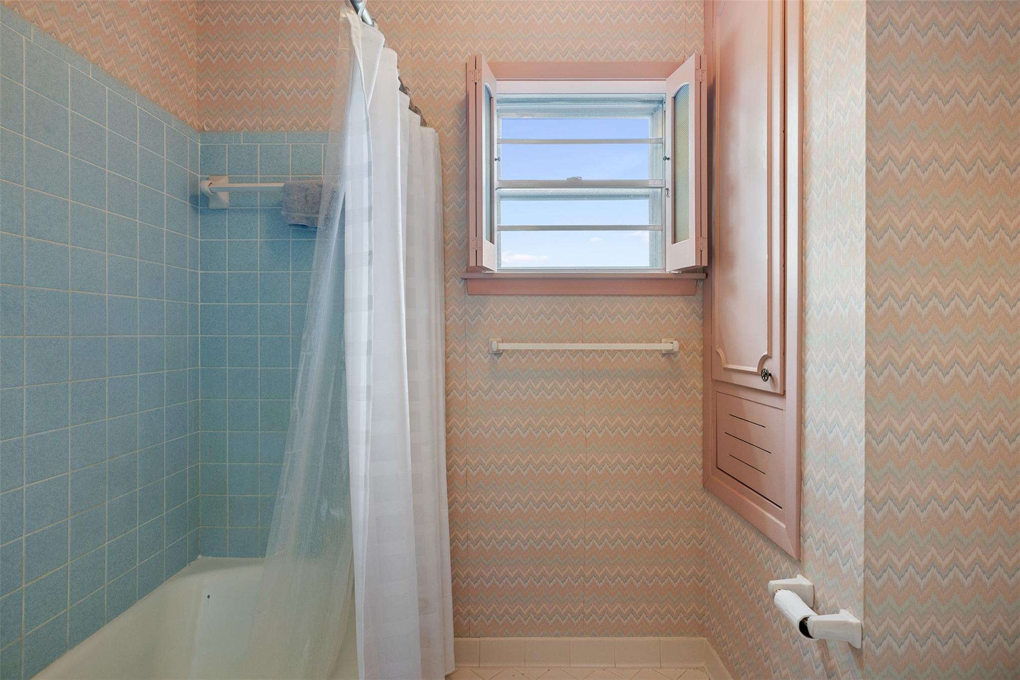 301 Cedar Cir, Brenham, TX 77833