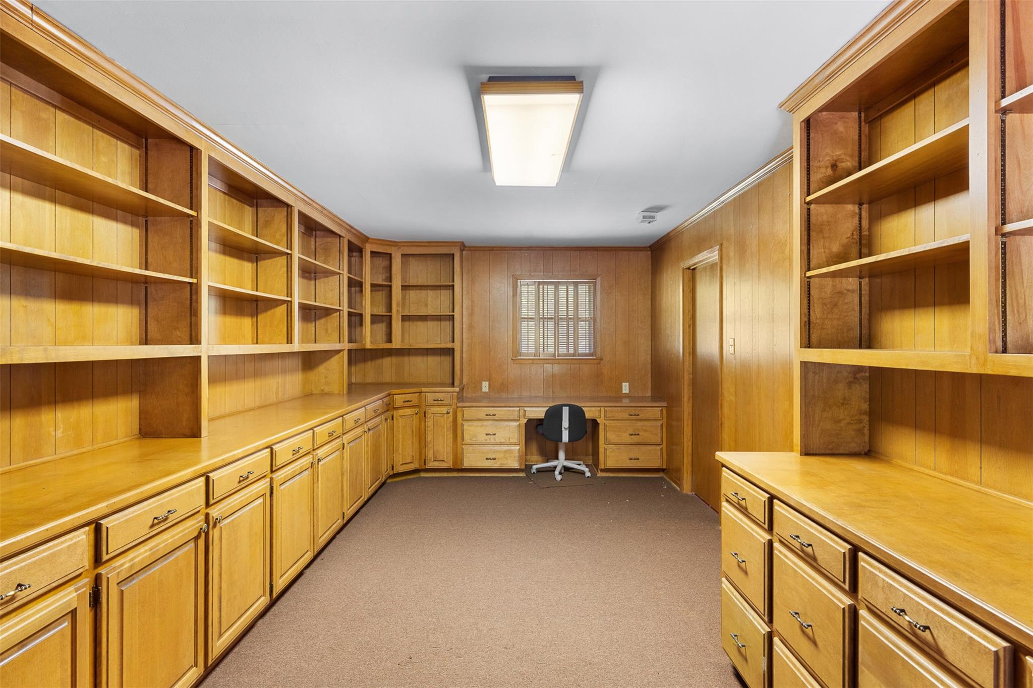 301 Cedar Cir, Brenham, TX 77833