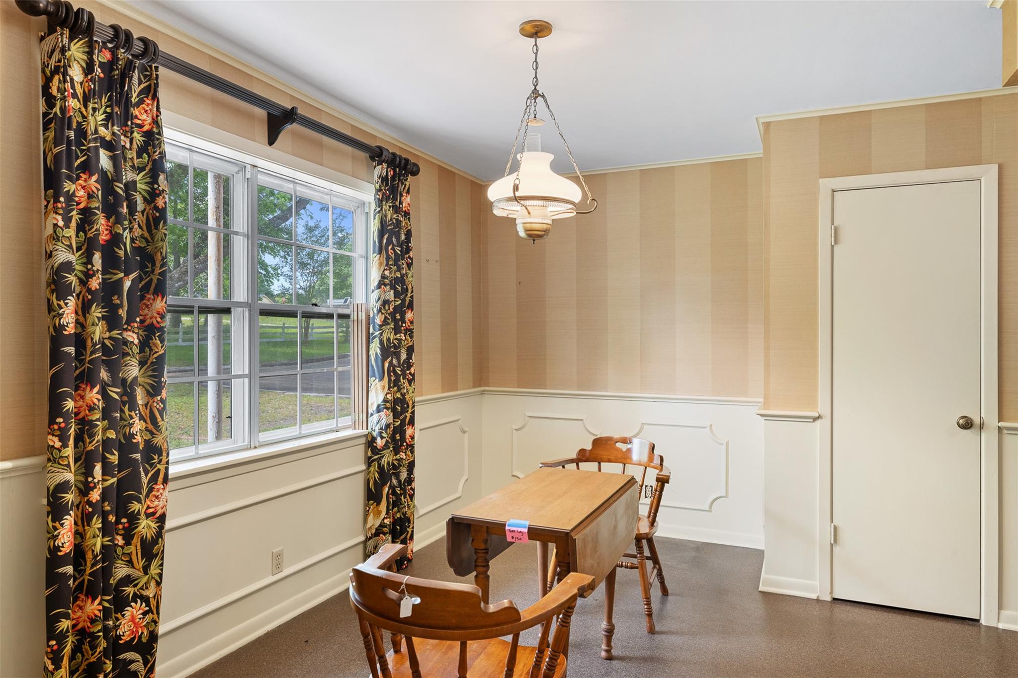 301 Cedar Cir, Brenham, TX 77833