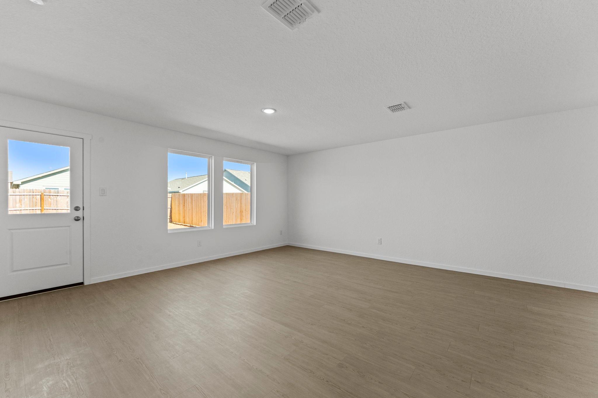 129 Alameda Dr, Fredericksburg, TX 78624