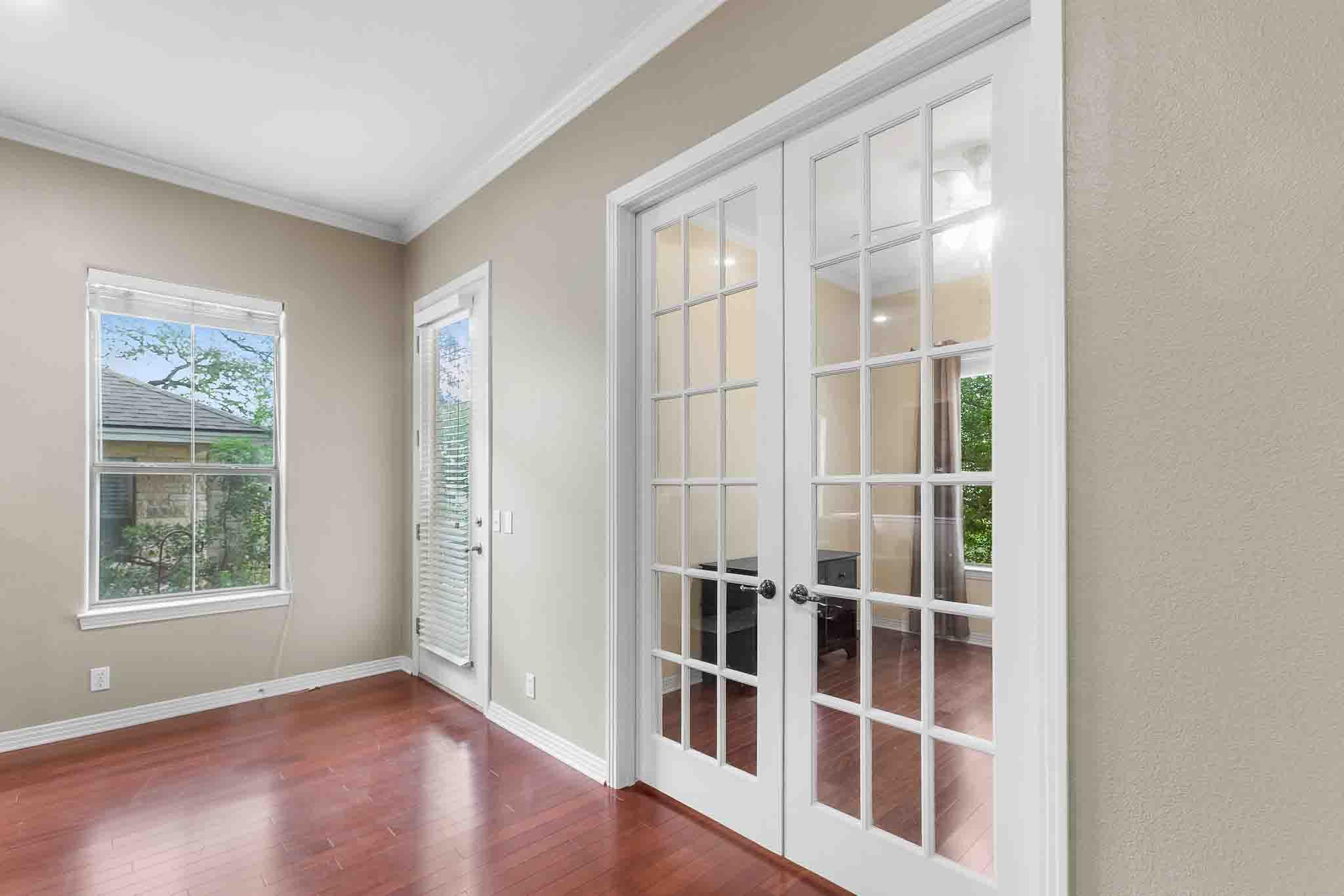 5800 Courtyard Dr # 2, Austin, TX 78731